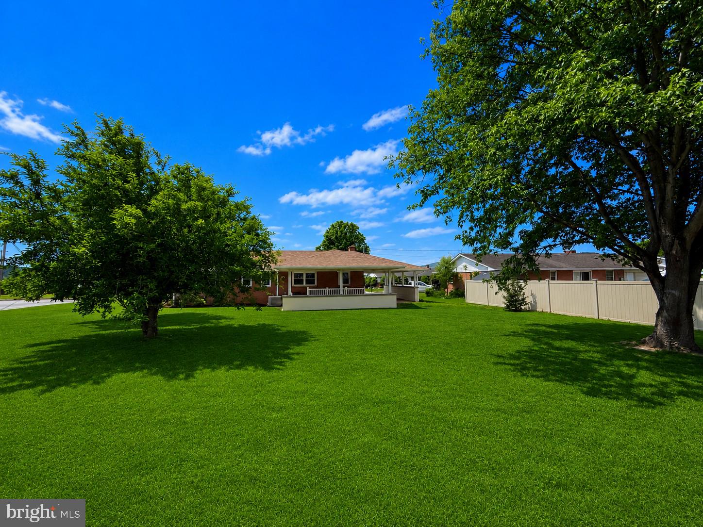 WHITE OAKS - Residential