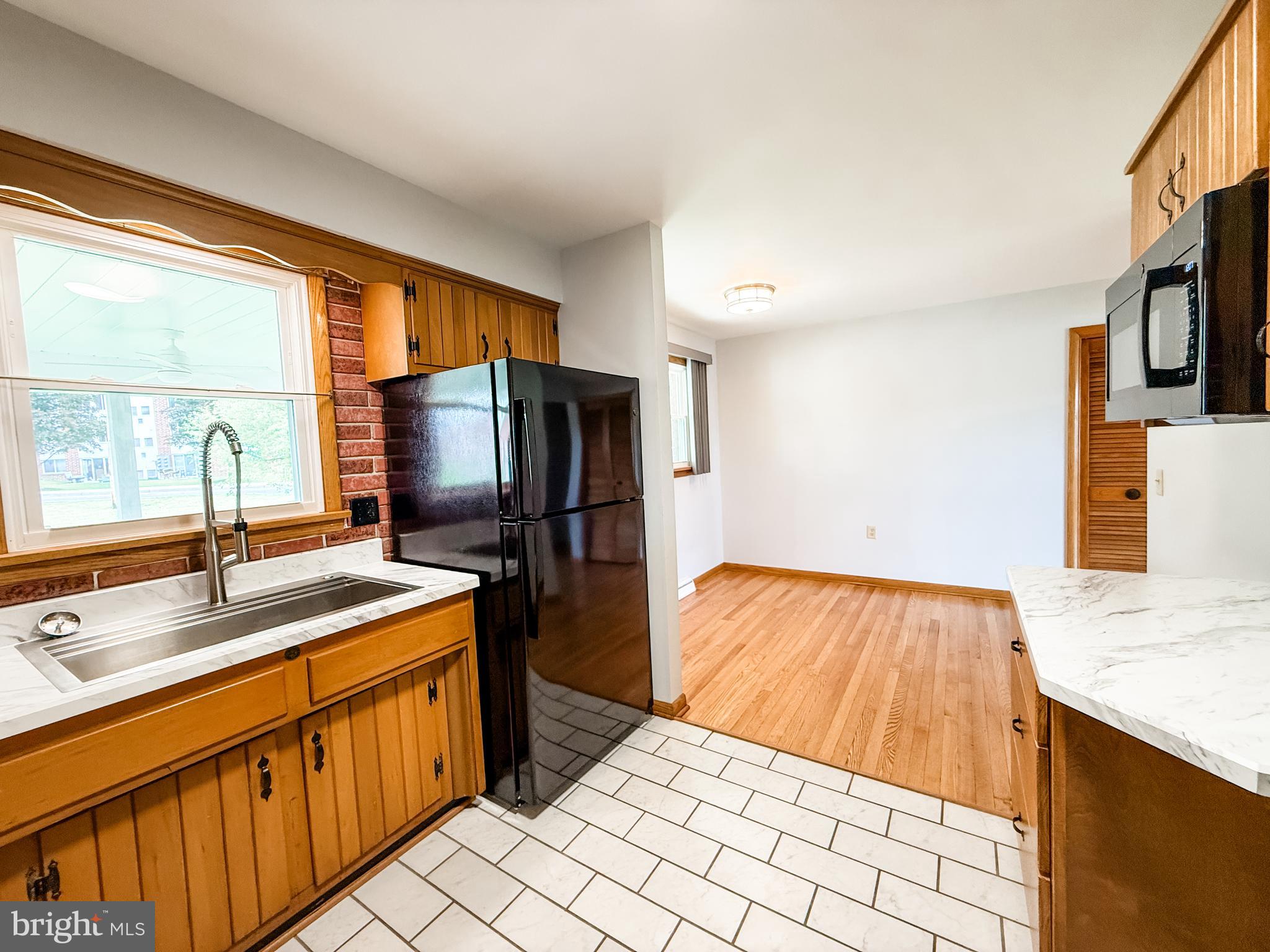 WHITE OAKS - Residential