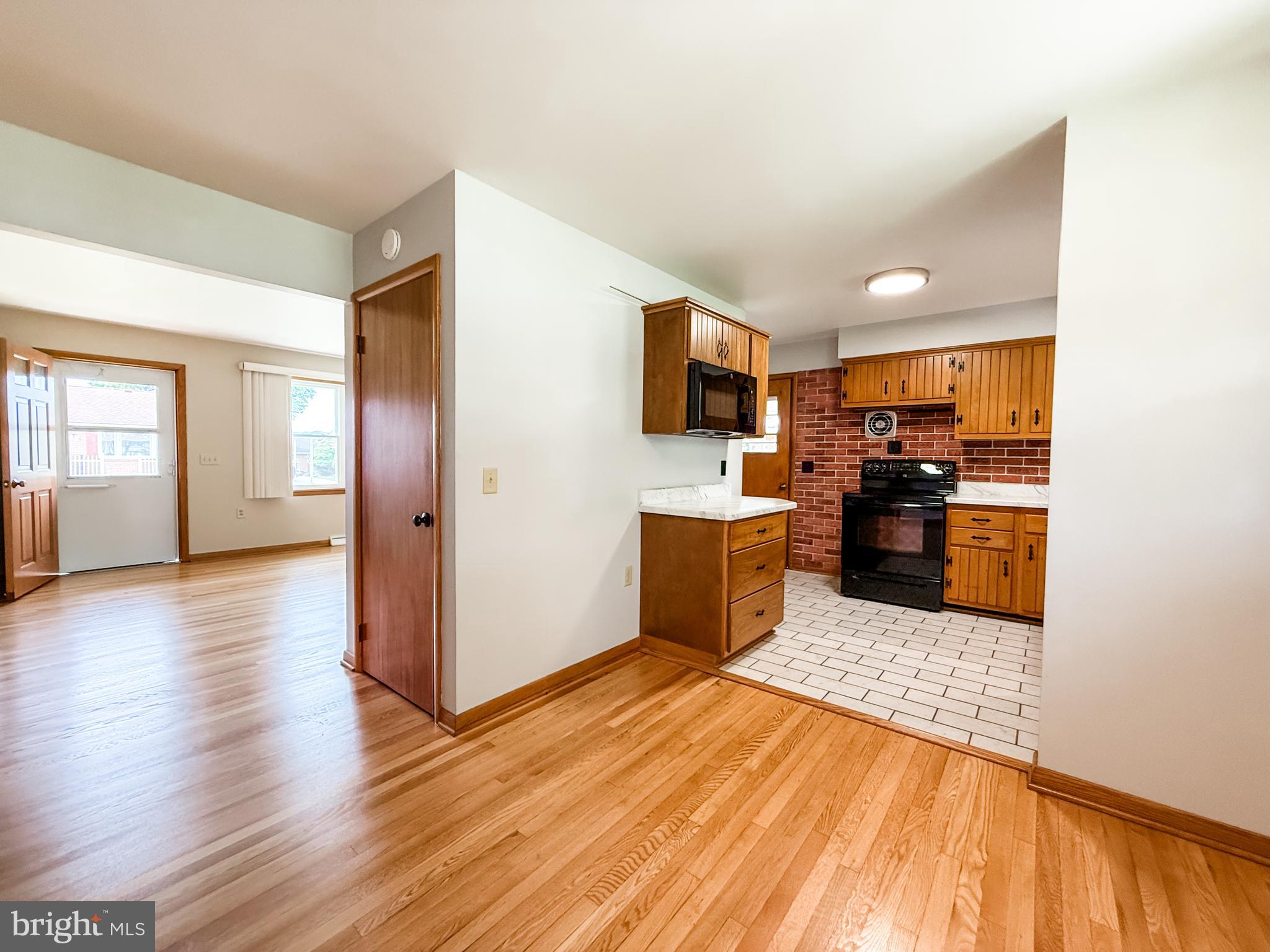 WHITE OAKS - Residential