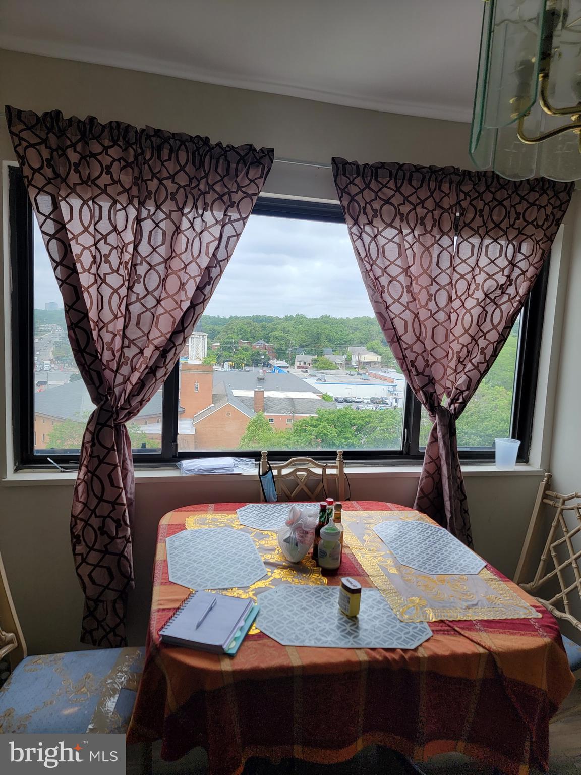 PINEWAY TOWERS - Residential