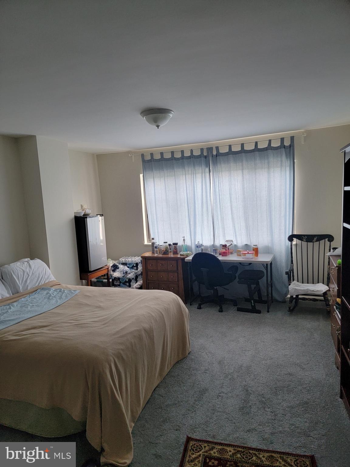 PINEWAY TOWERS - Residential