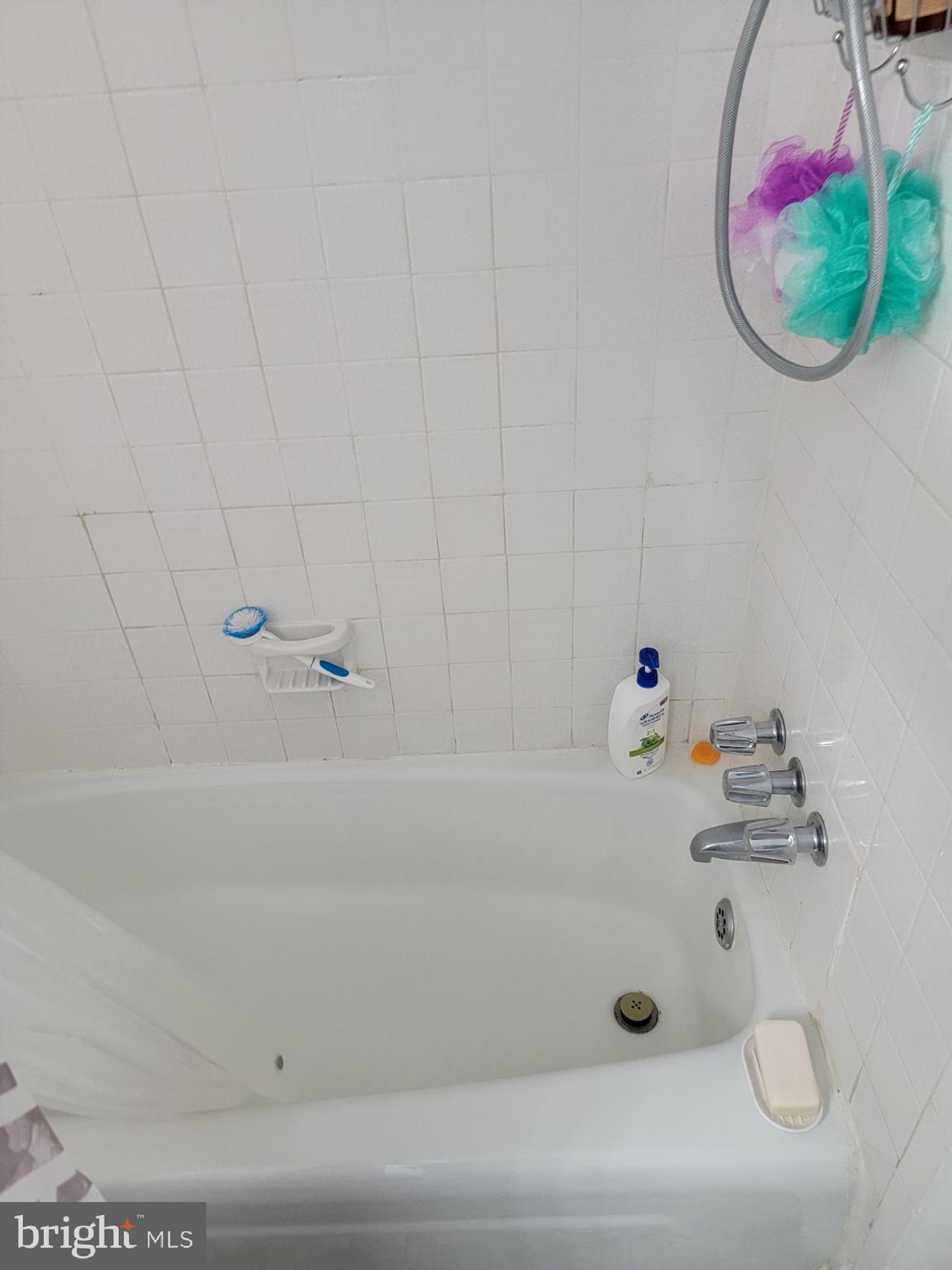 PINEWAY TOWERS - Residential