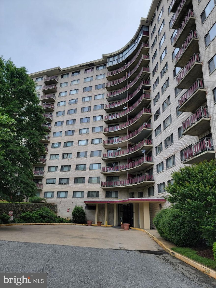 LOCATION, LOCATION AND LOCATION , Just minutes away from Downtown and I495.
Across the street from the new  purple line being built.
This is your chance to own a huge 3 bedroom at a low cost. This unit is huge and spacious  , all 3 bedrooms are very spacious.
The view to downtown to breath taking.
 Many upgrades in this unit, There is a tenant in this unit that pays very well please call today  to view this condo you will love everything about this unit.
PLEASE NOTE THIS UNIT IS OCCUPIED WITH A TENANT PAYING $1,950  PER MONTH AND THE TENANT WILL LIKE TO REMAIN TILL THE LEASE ENDS IN 1 YR. INVESTOR SPECIAL!!!!!!