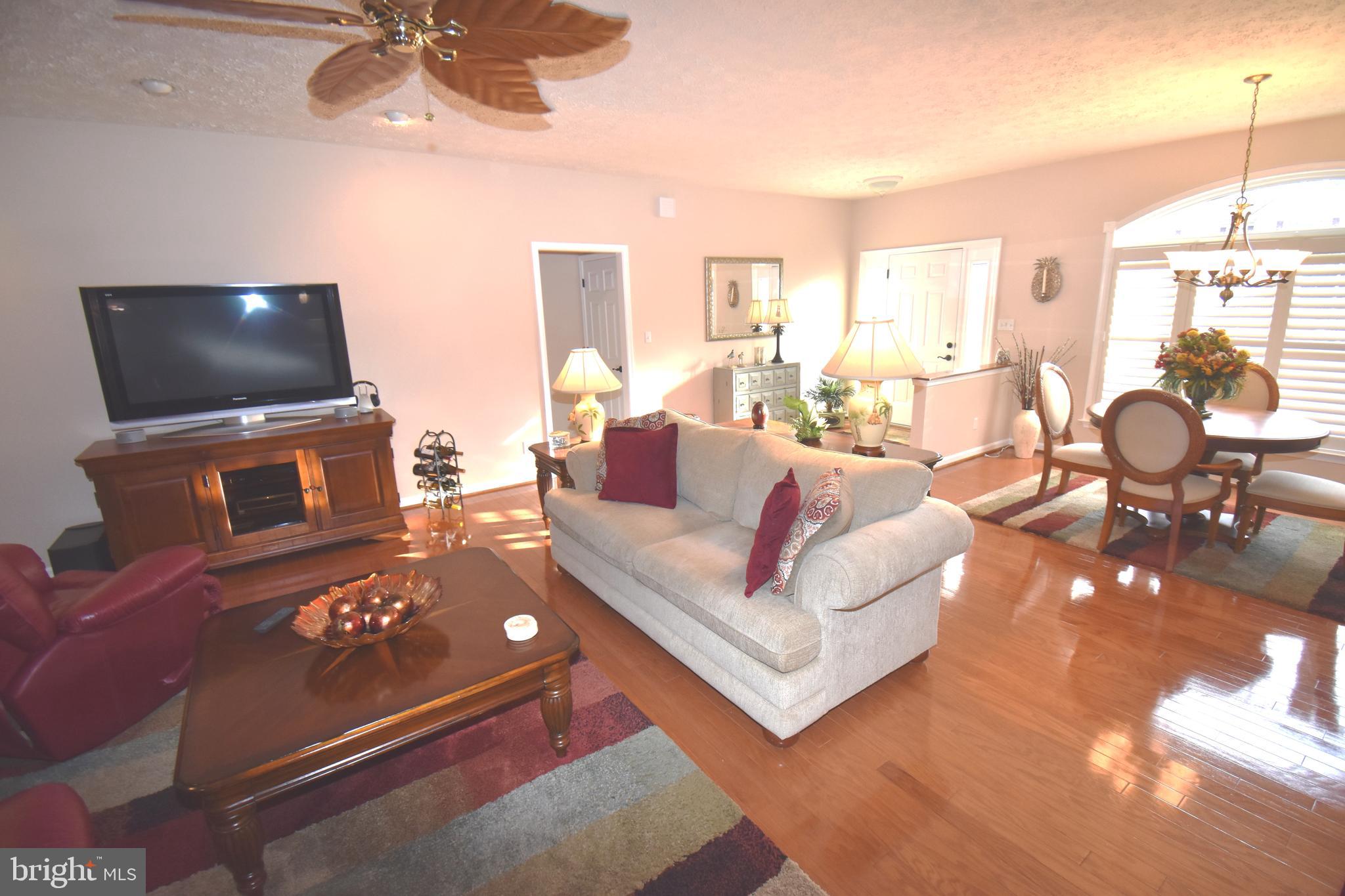 WHISPERING WOODS - Residential