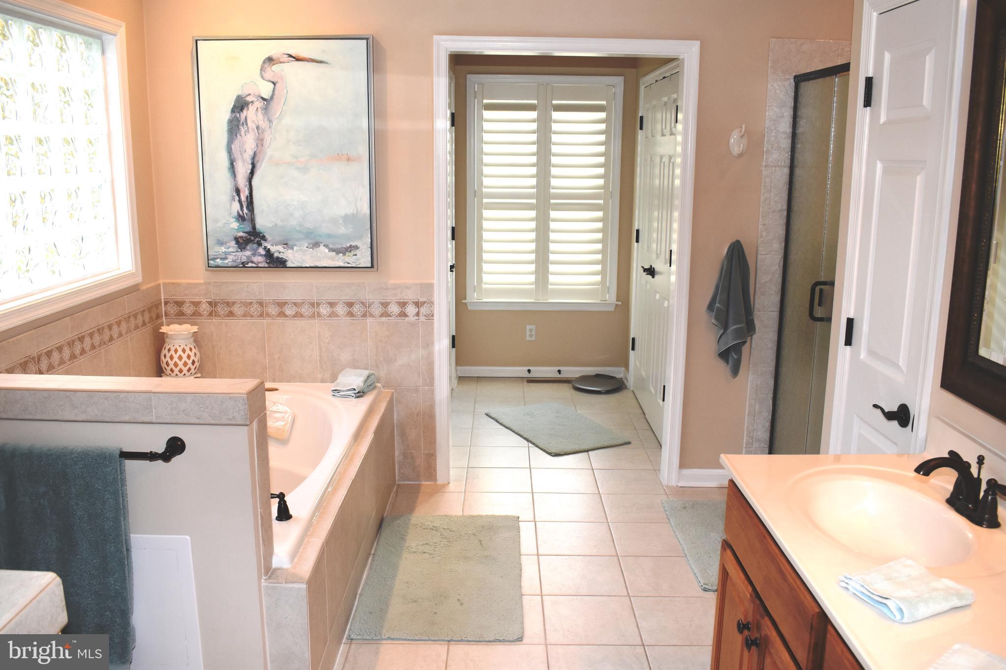 WHISPERING WOODS - Residential