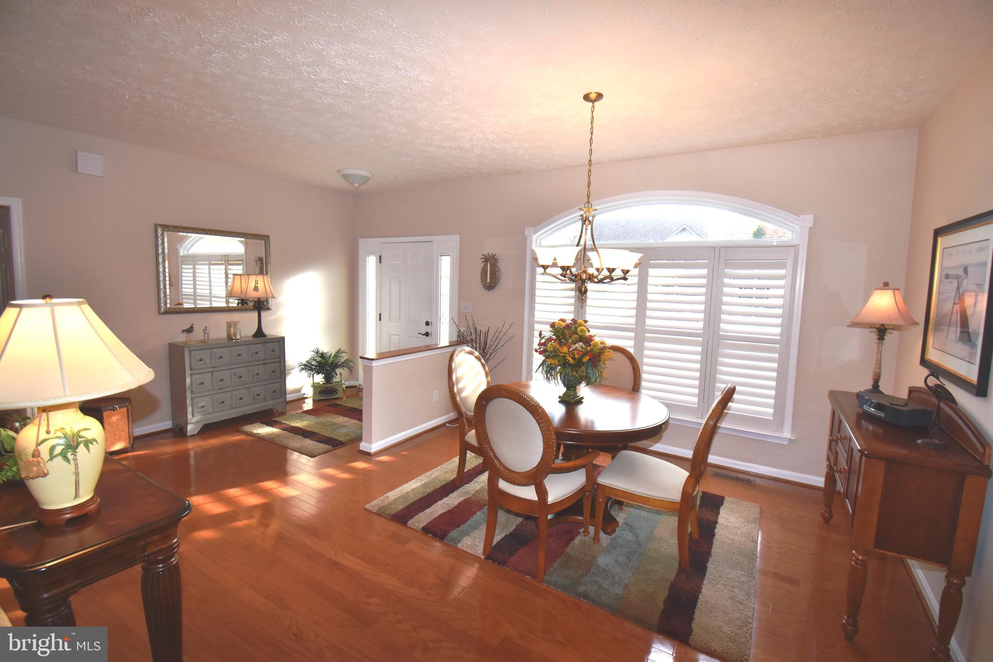 WHISPERING WOODS - Residential