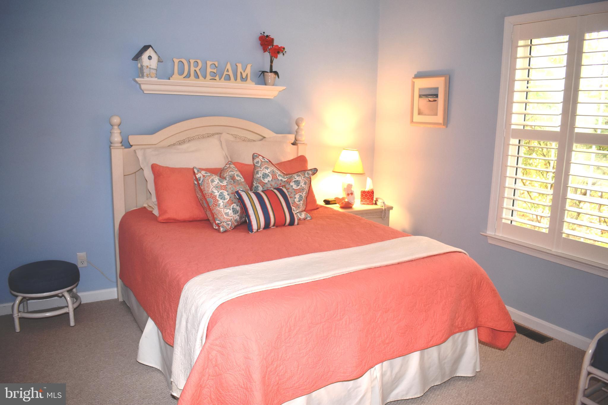 WHISPERING WOODS - Residential