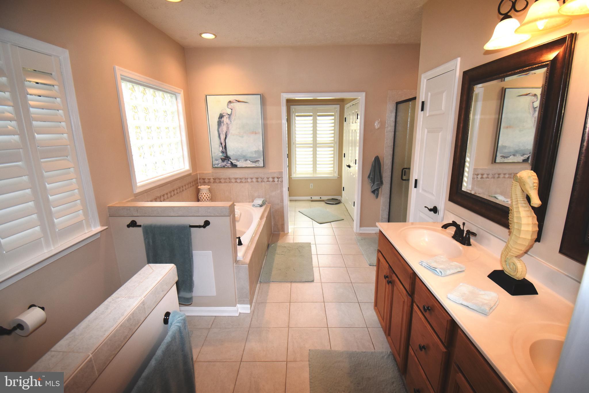 WHISPERING WOODS - Residential