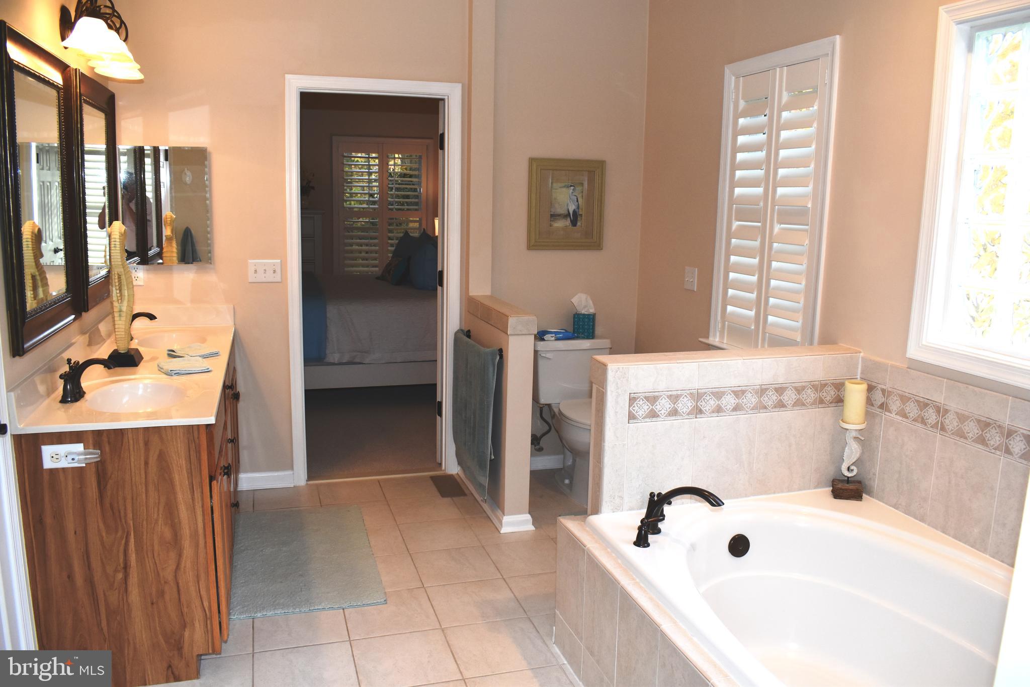 WHISPERING WOODS - Residential