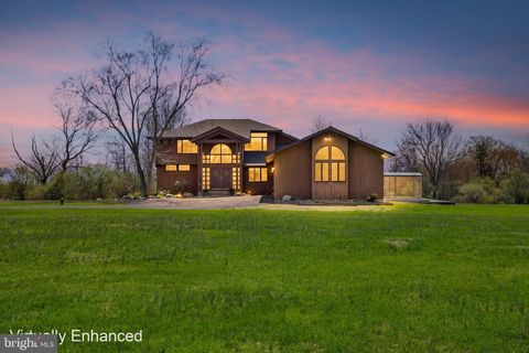 Photo of 84 Stony Brook Road, HOPEWELL, NJ 08525 (MLS # NJHT2004772)