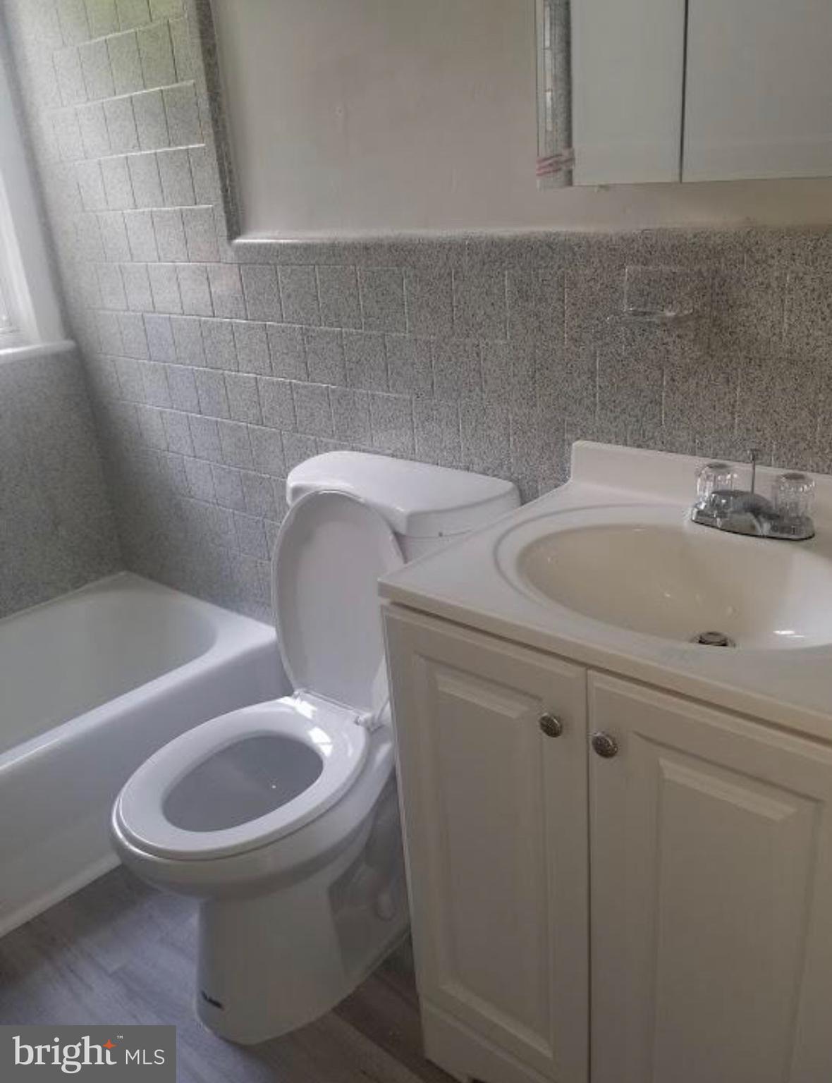 FOREST HEIGHTS - Residential Lease