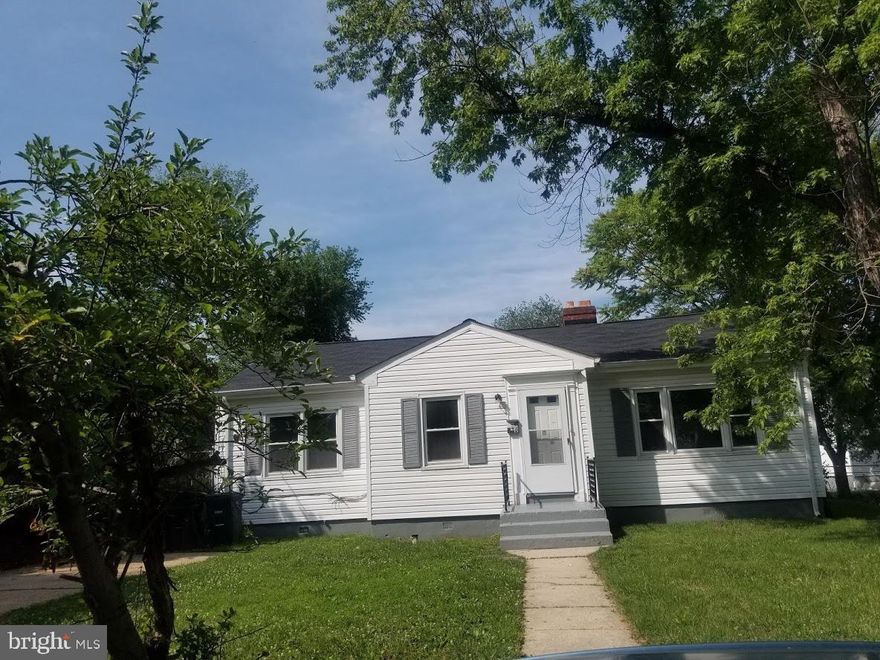 Beautiful Renovation! Beautiful hardwood floors, fresh carpet, fresh paint,   updated kitchen and baths. Fenced back yard for entertaining, quiet tree-lined street! Minutes to DC, VA, National Harbor, and beltway to Baltimore! Qualifying income 81K. Hurry and schedule your appointment today! SORRY NO PETS
585 up to 619  may require a double deposit. 
CREDIT SCORE: 585+ FOR EVERY APPLICANT
TENANT PAYS ALL UTILITIES
NO SMOKING IN UNIT
NO PETS
MAX OF 4 PEOPLE