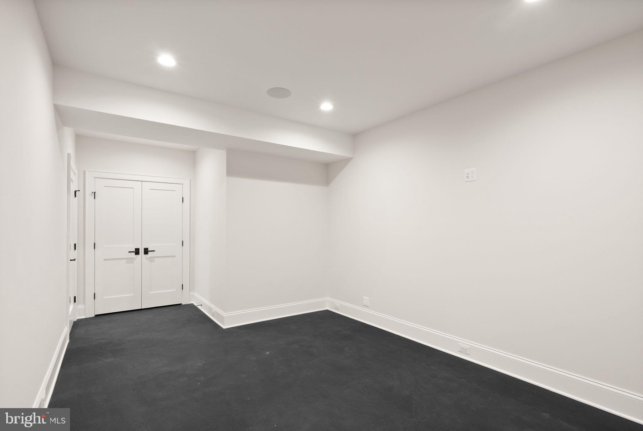 BERKSHIRE OAKWOOD - Residential