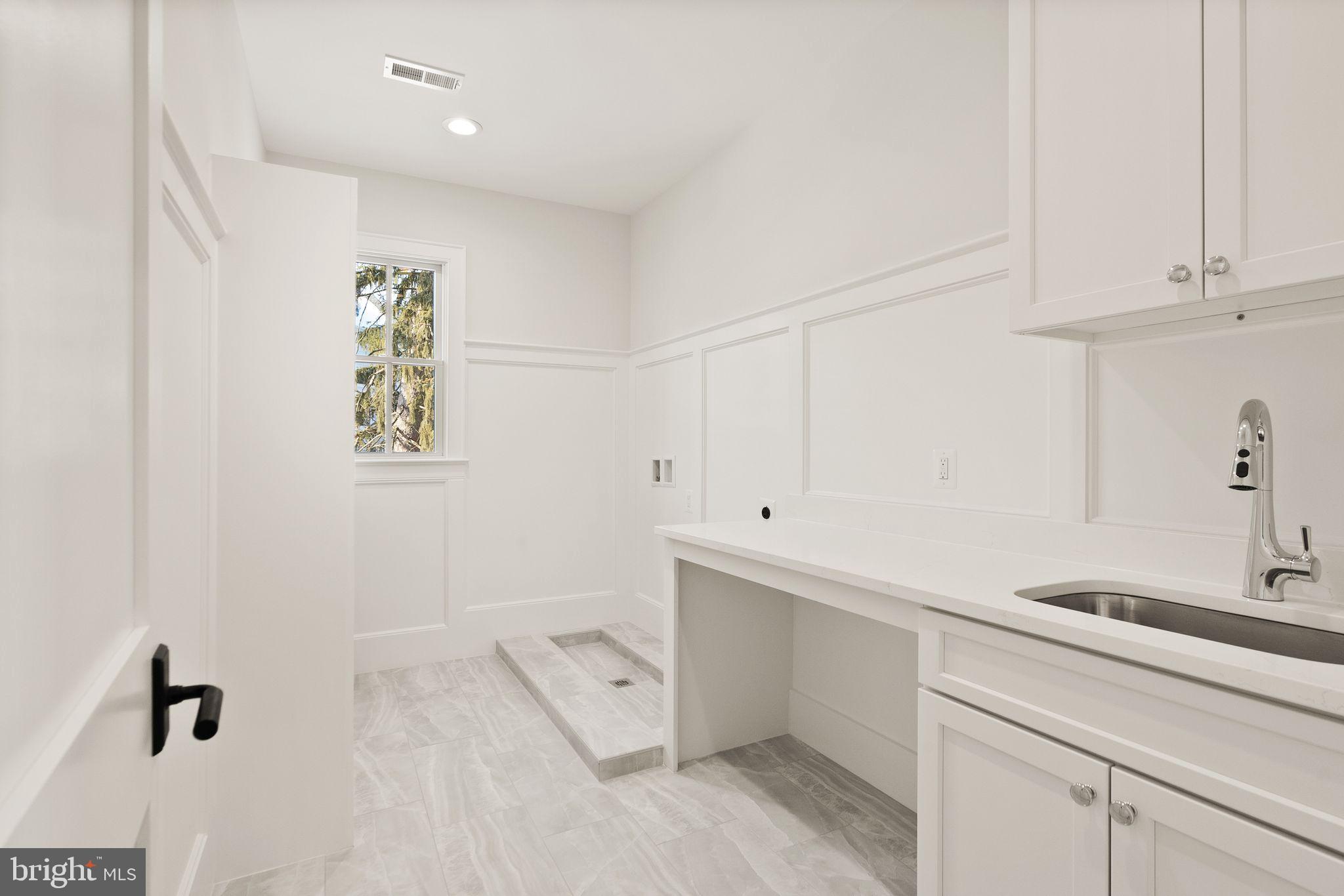 BERKSHIRE OAKWOOD - Residential