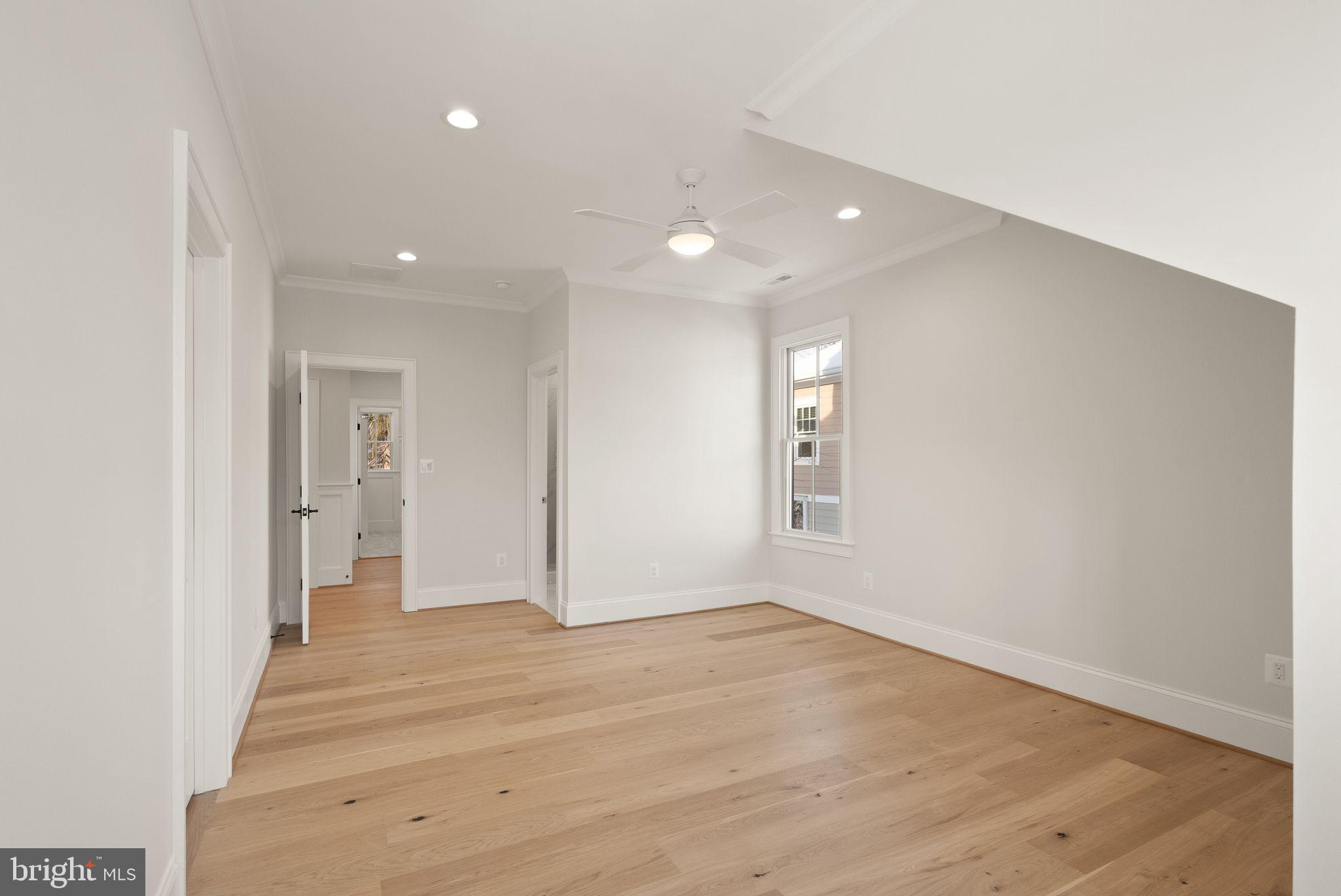 BERKSHIRE OAKWOOD - Residential