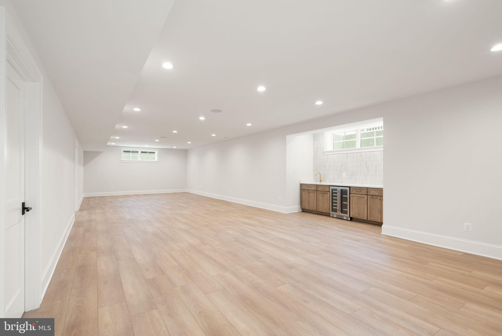 BERKSHIRE OAKWOOD - Residential