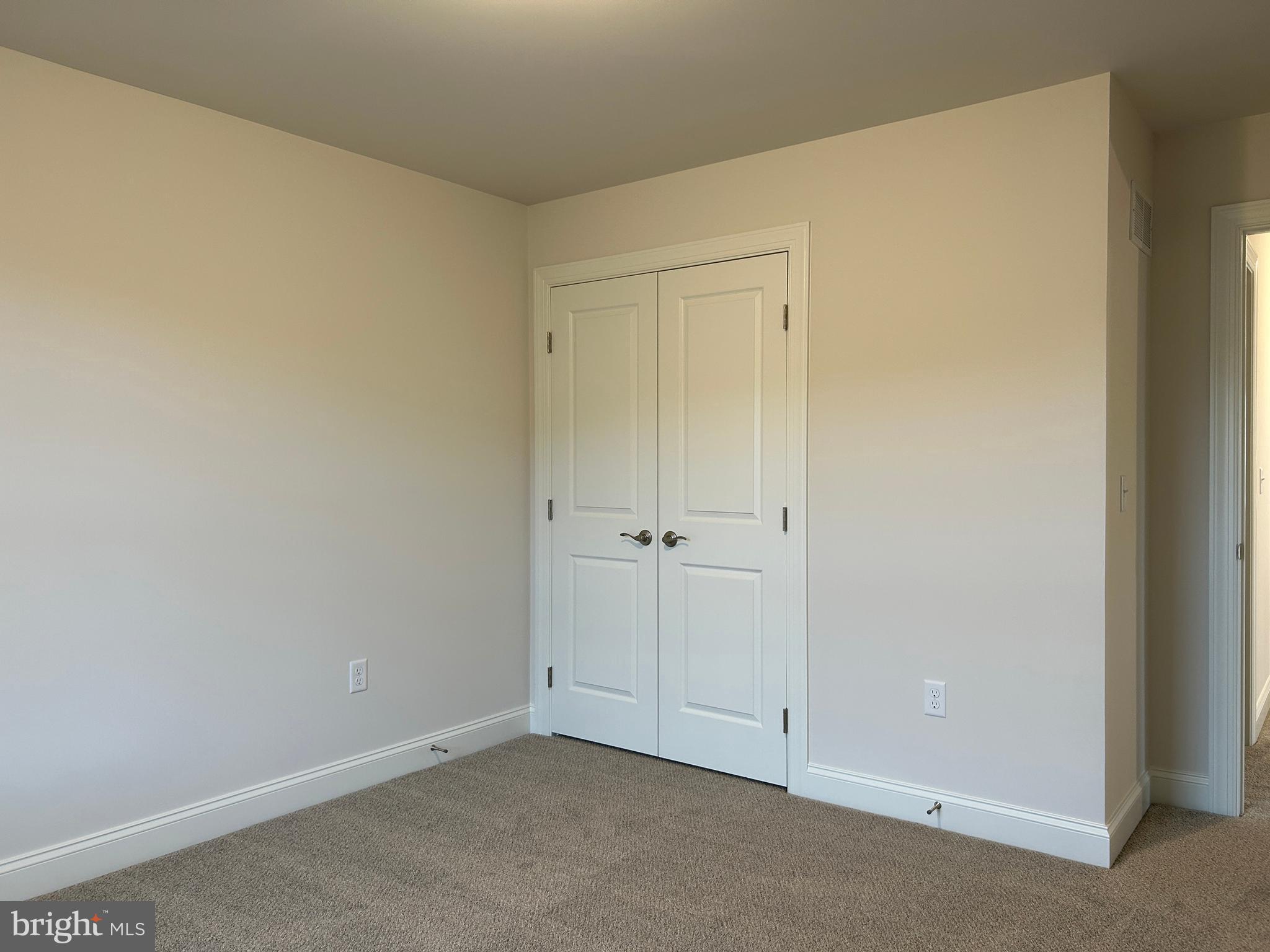 WOODLAND HILLS - Residential