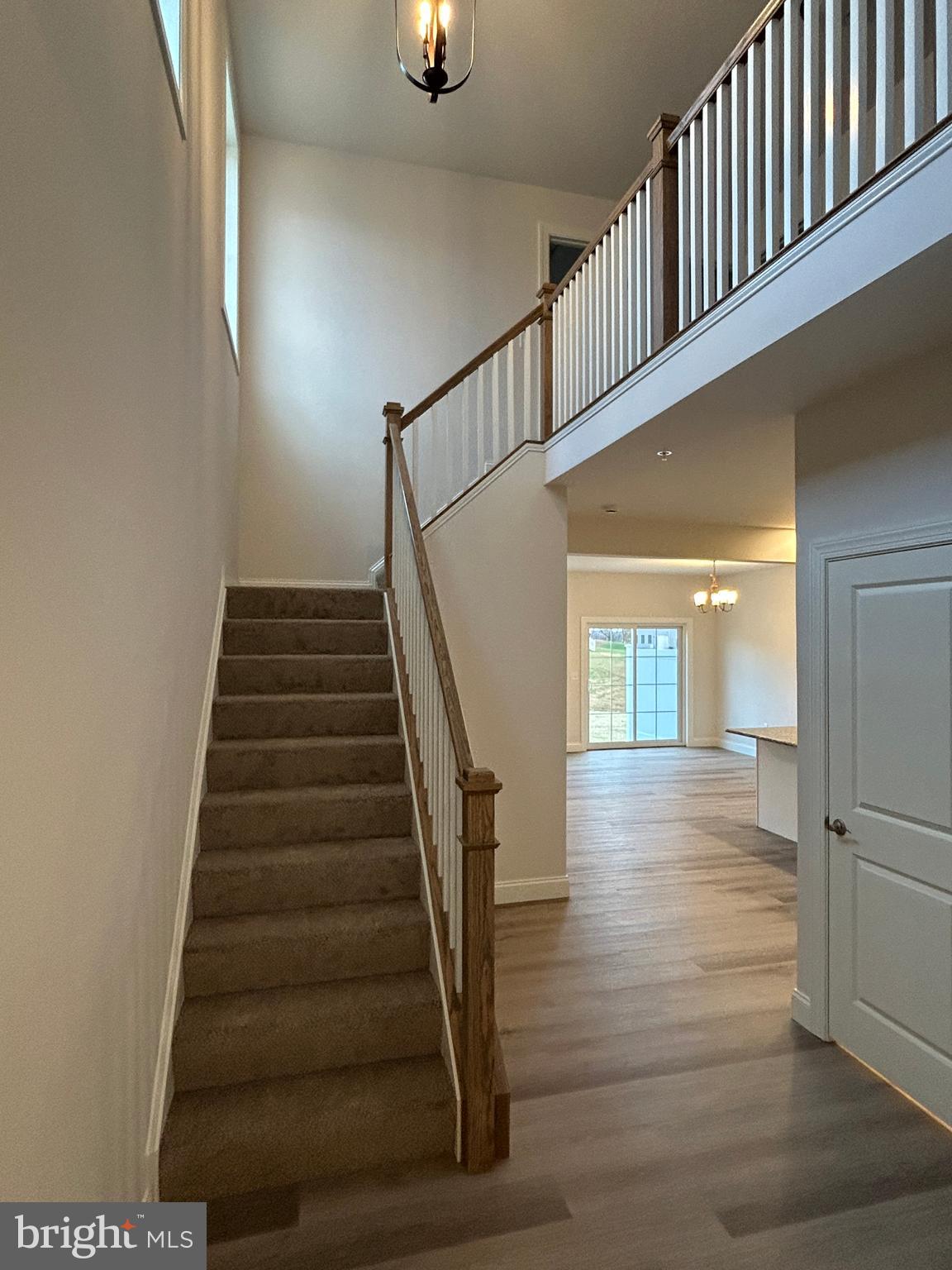 WOODLAND HILLS - Residential