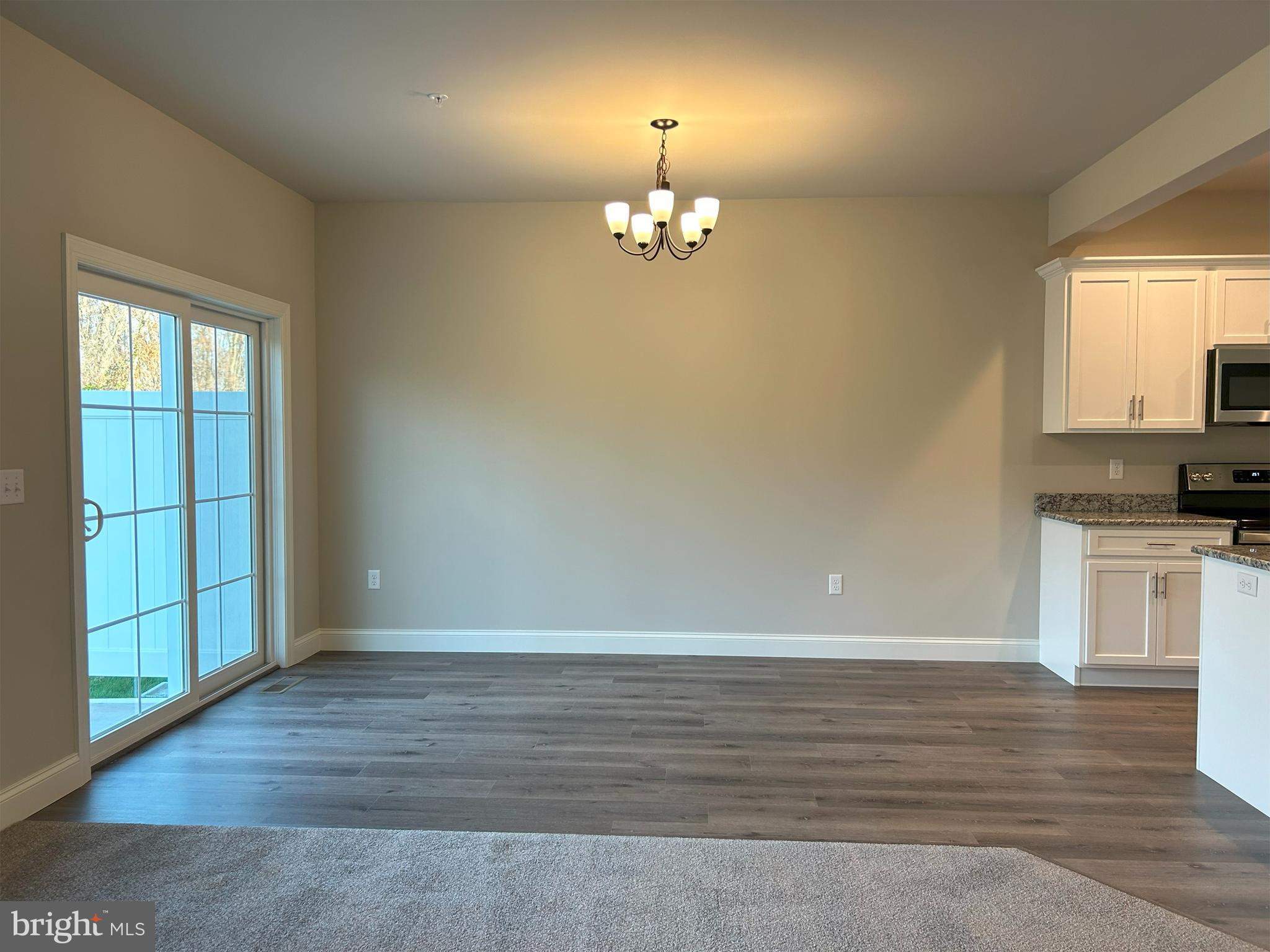 WOODLAND HILLS - Residential