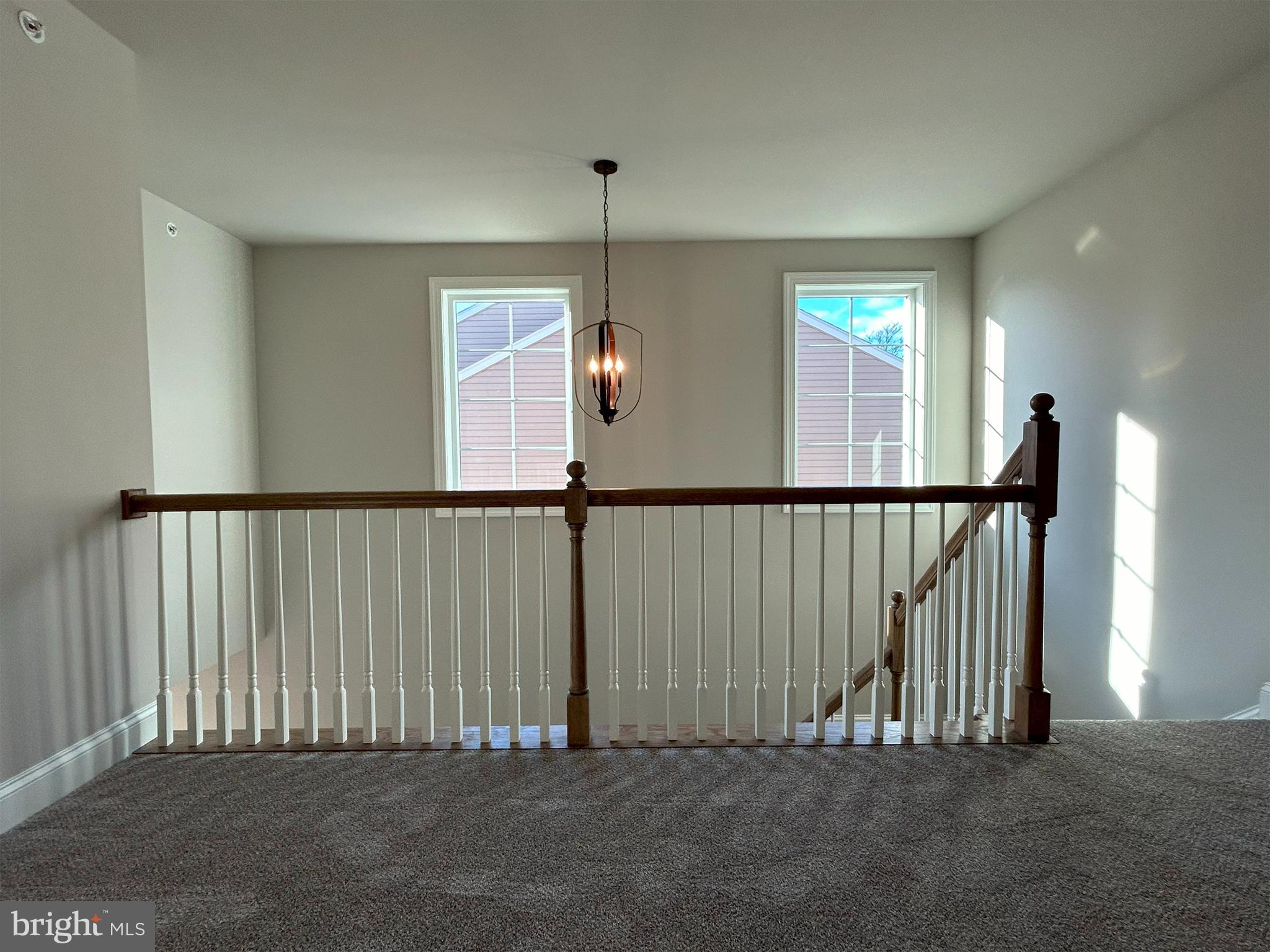 WOODLAND HILLS - Residential