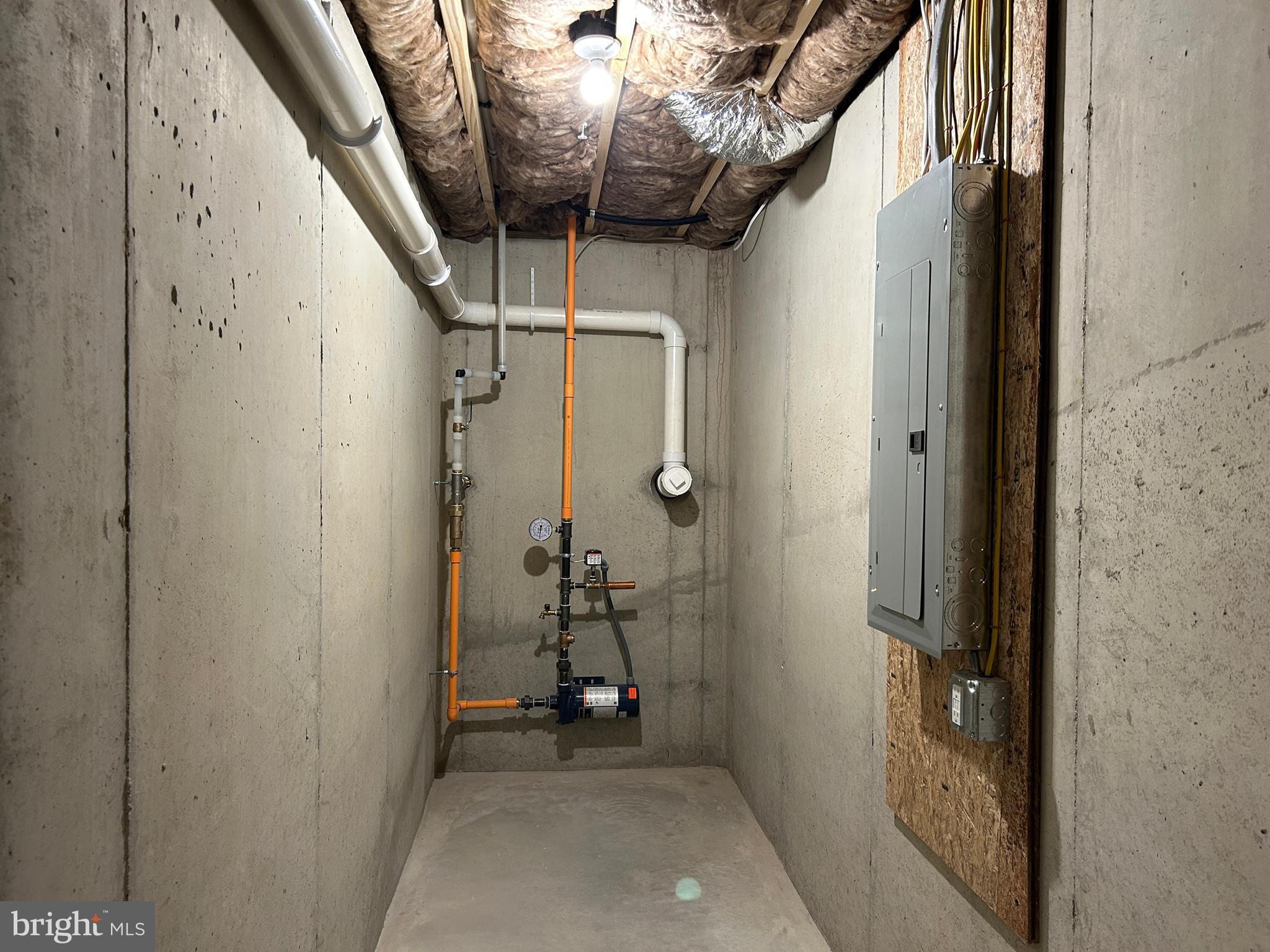 WOODLAND HILLS - Residential