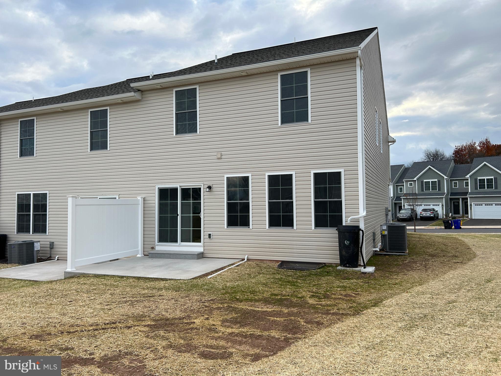 WOODLAND HILLS - Residential