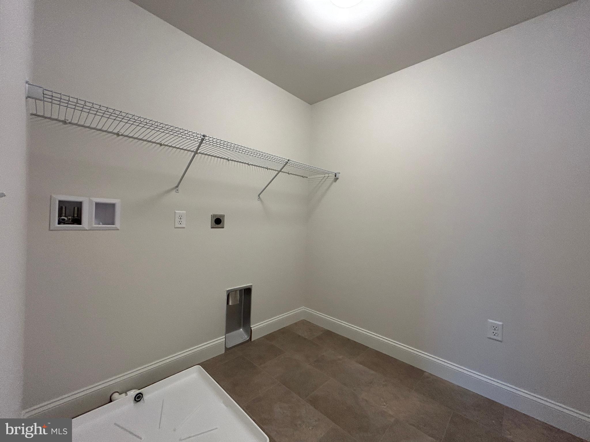 WOODLAND HILLS - Residential