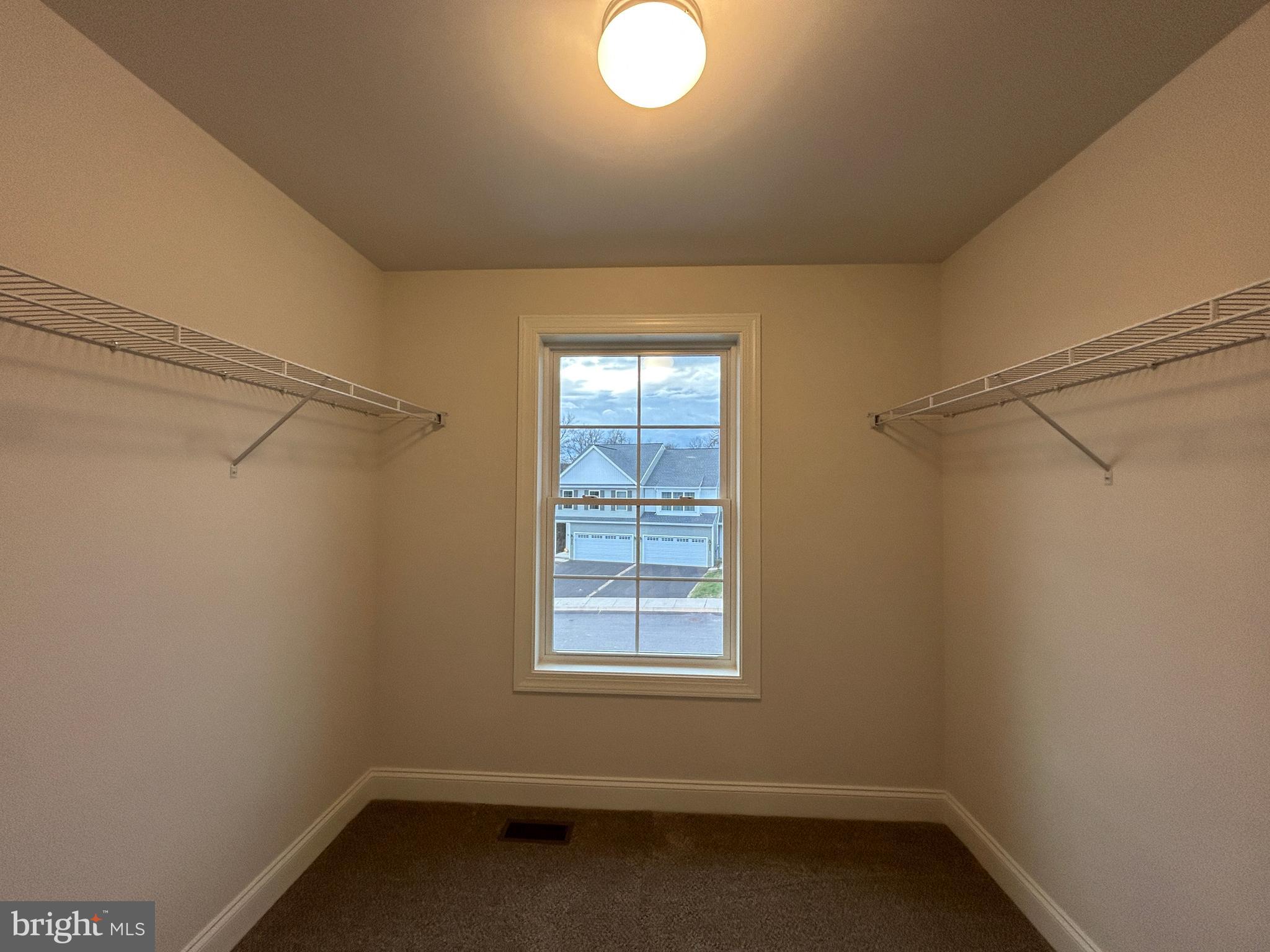 WOODLAND HILLS - Residential