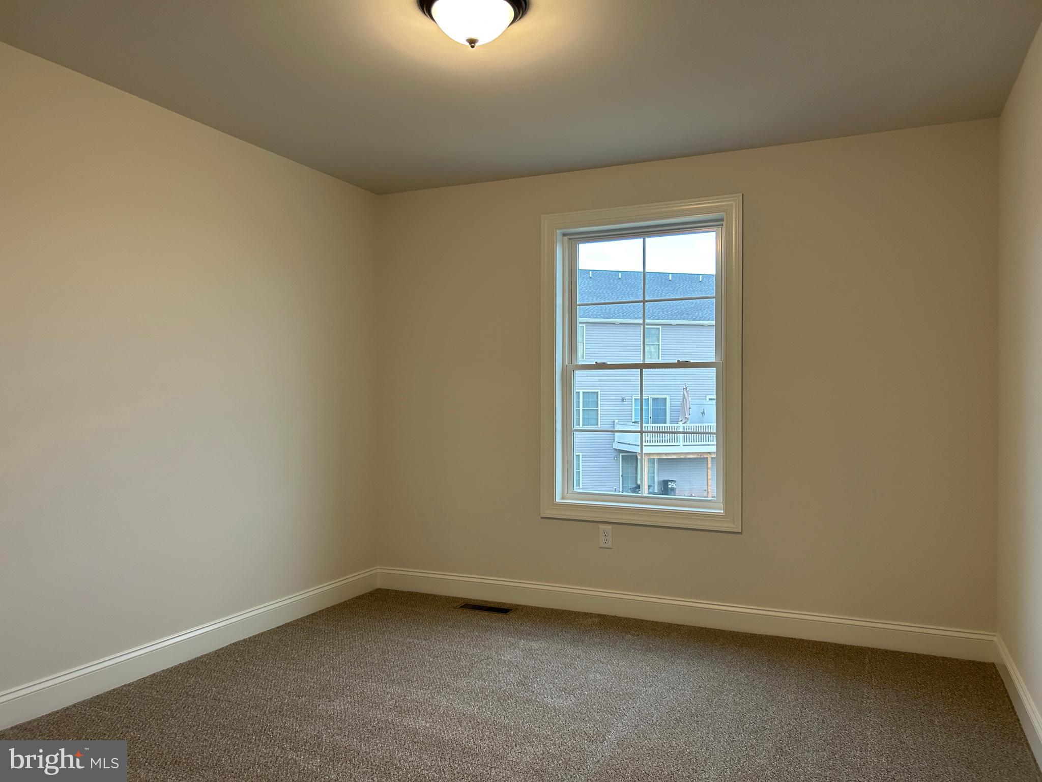 WOODLAND HILLS - Residential