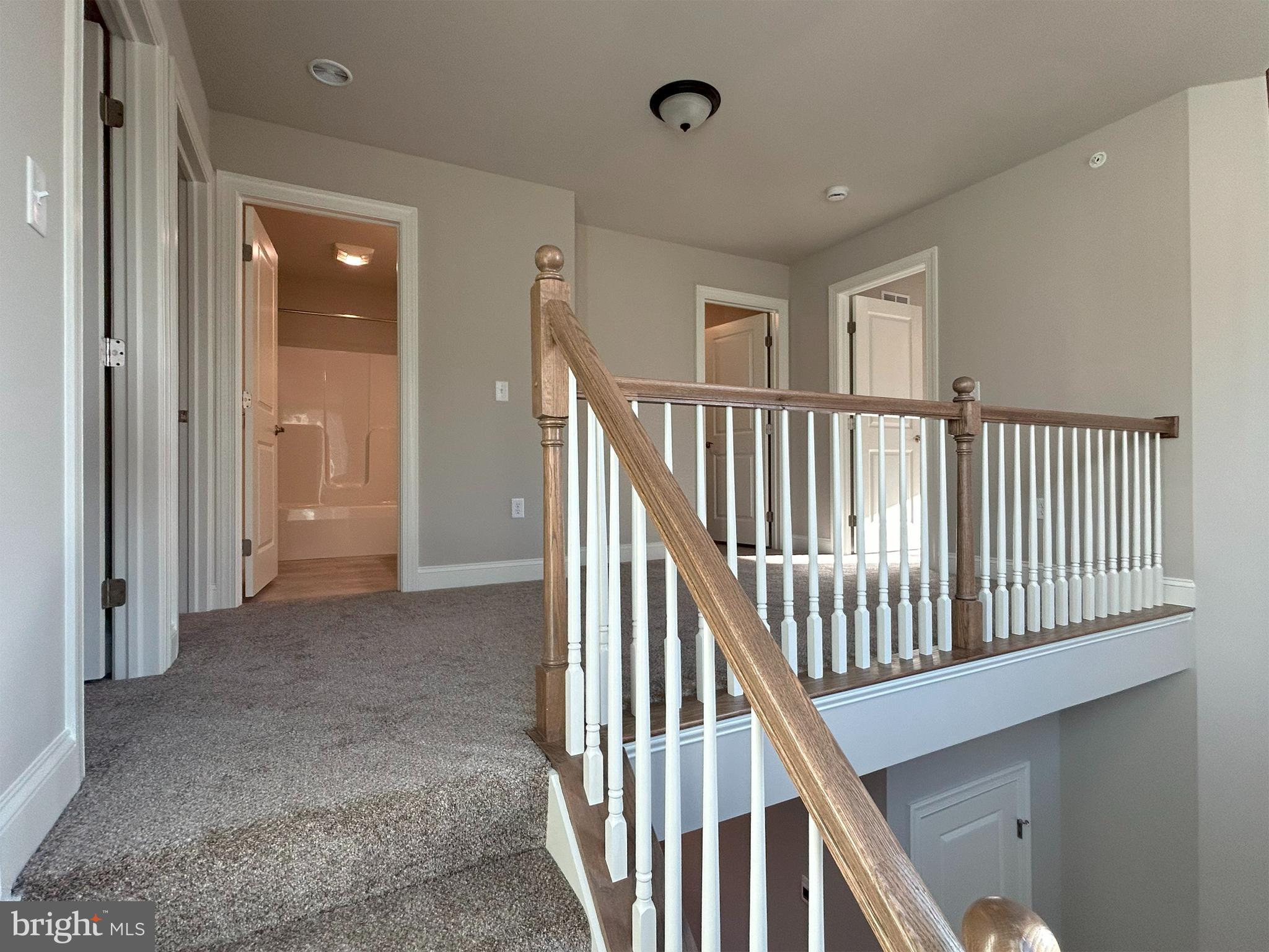 WOODLAND HILLS - Residential