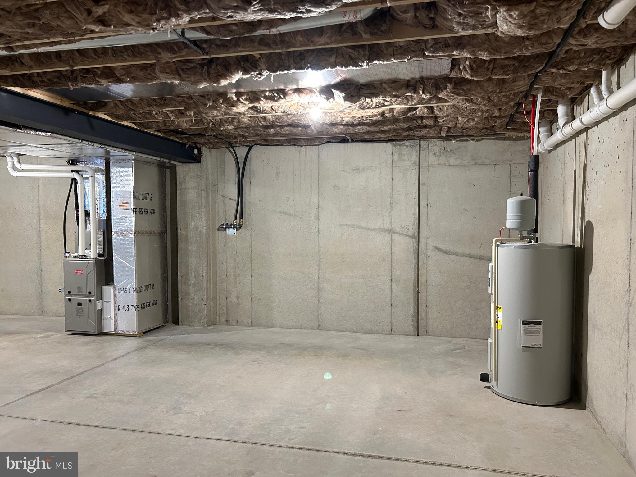 WOODLAND HILLS - Residential