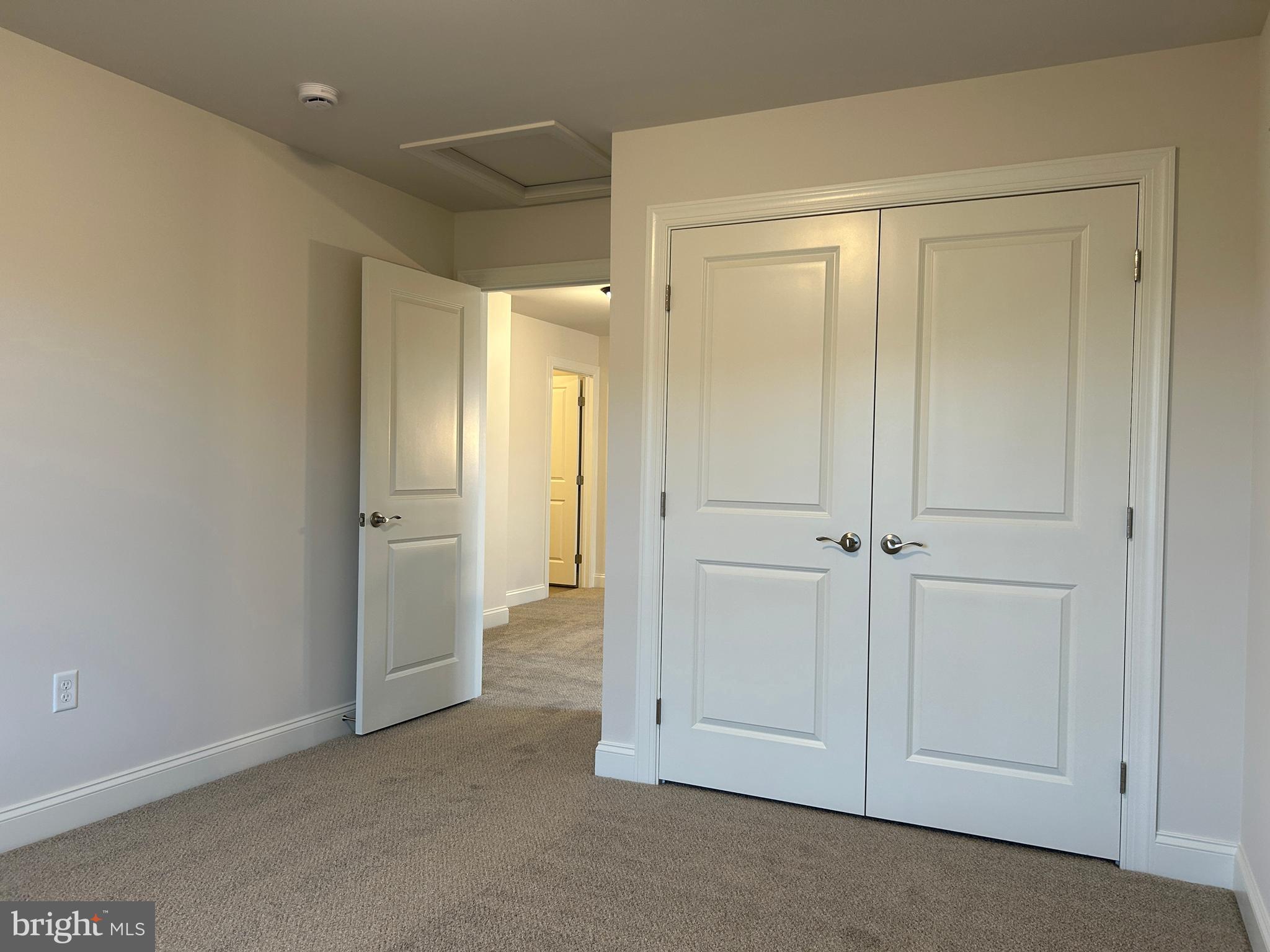 WOODLAND HILLS - Residential