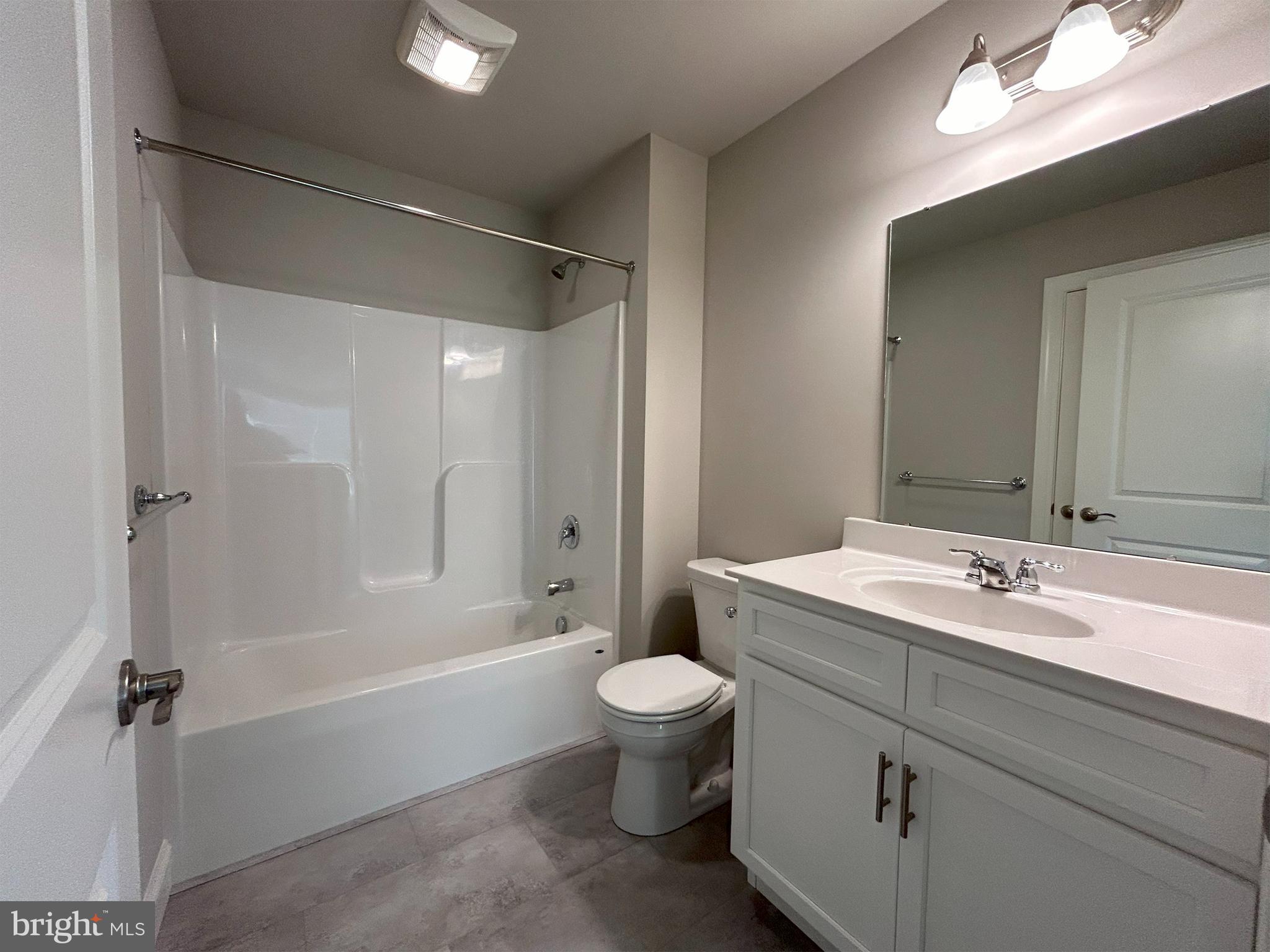 WOODLAND HILLS - Residential