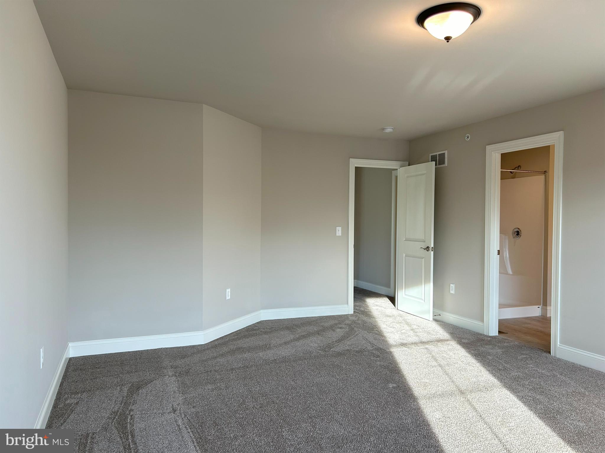 WOODLAND HILLS - Residential