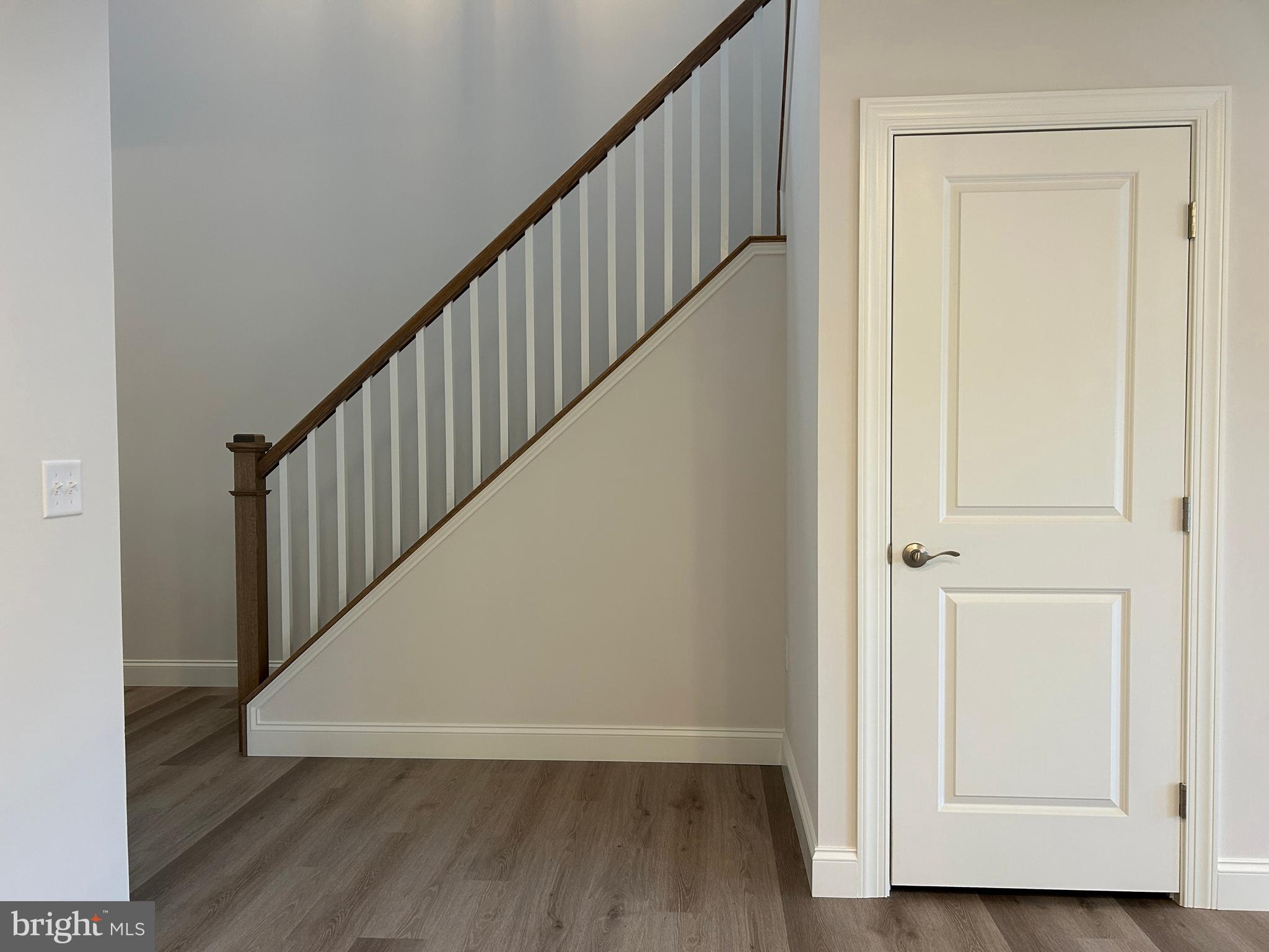 WOODLAND HILLS - Residential