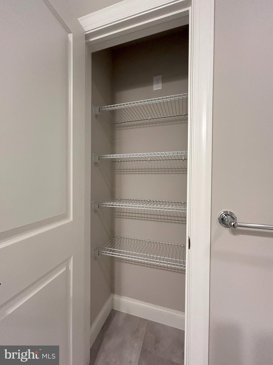 WOODLAND HILLS - Residential