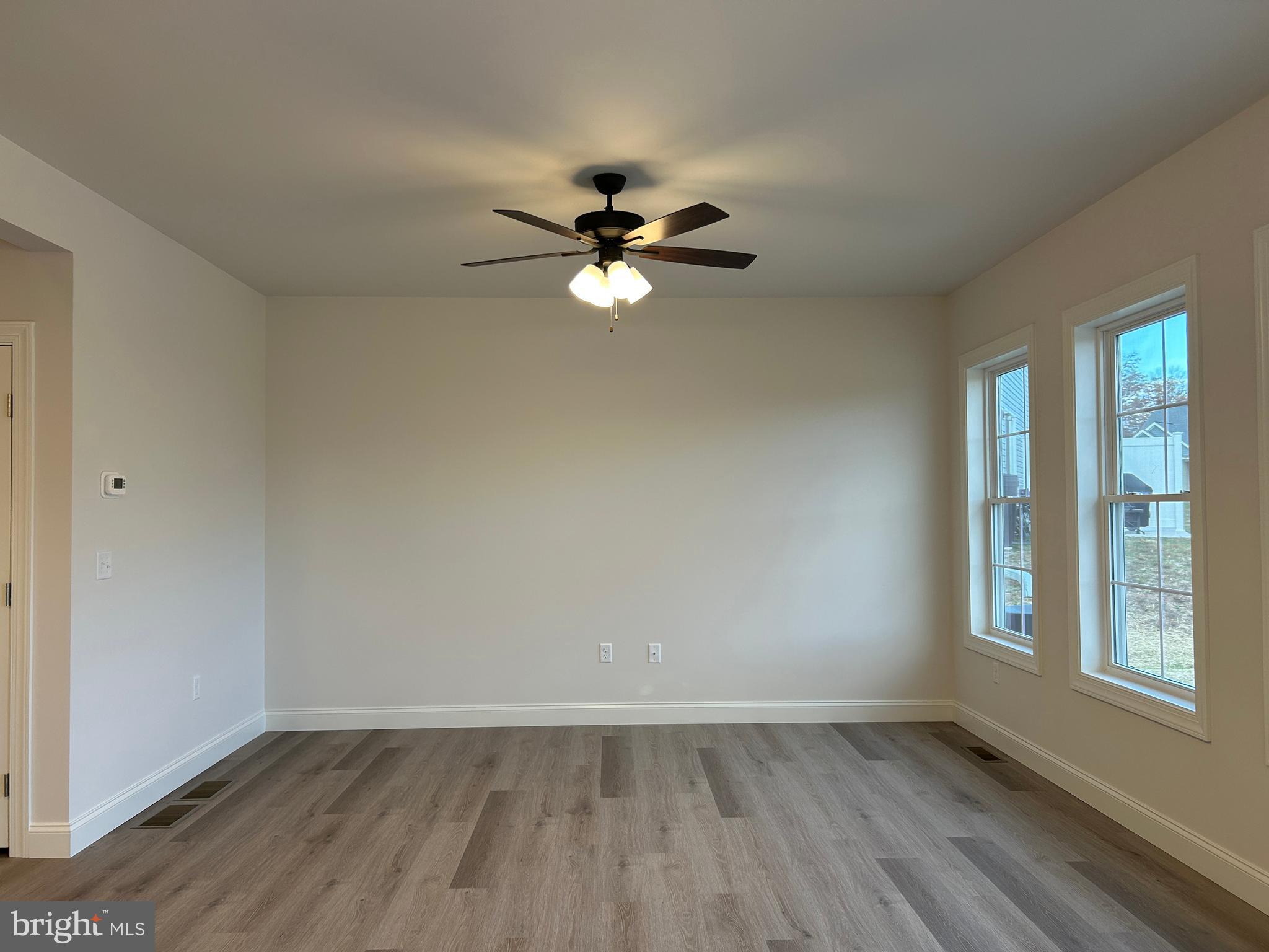 WOODLAND HILLS - Residential