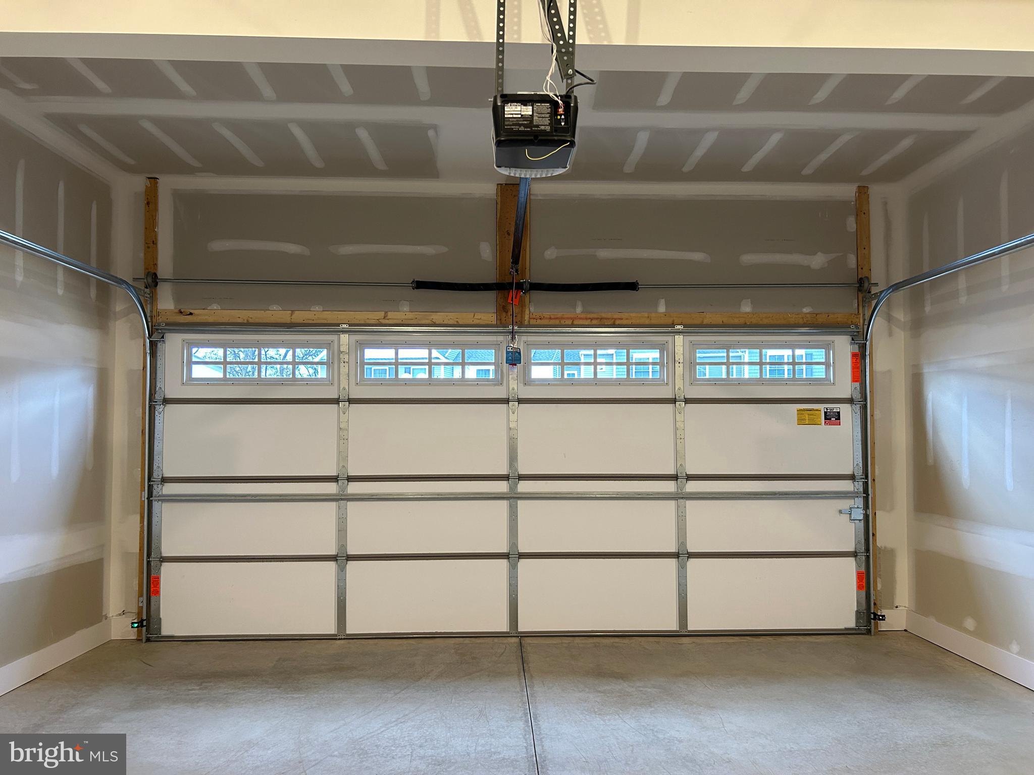 WOODLAND HILLS - Residential