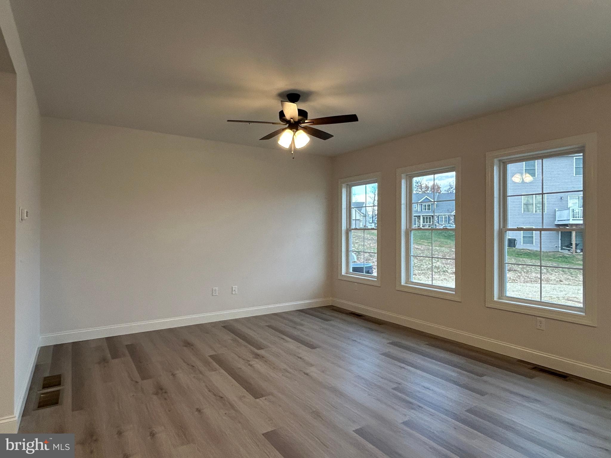 WOODLAND HILLS - Residential