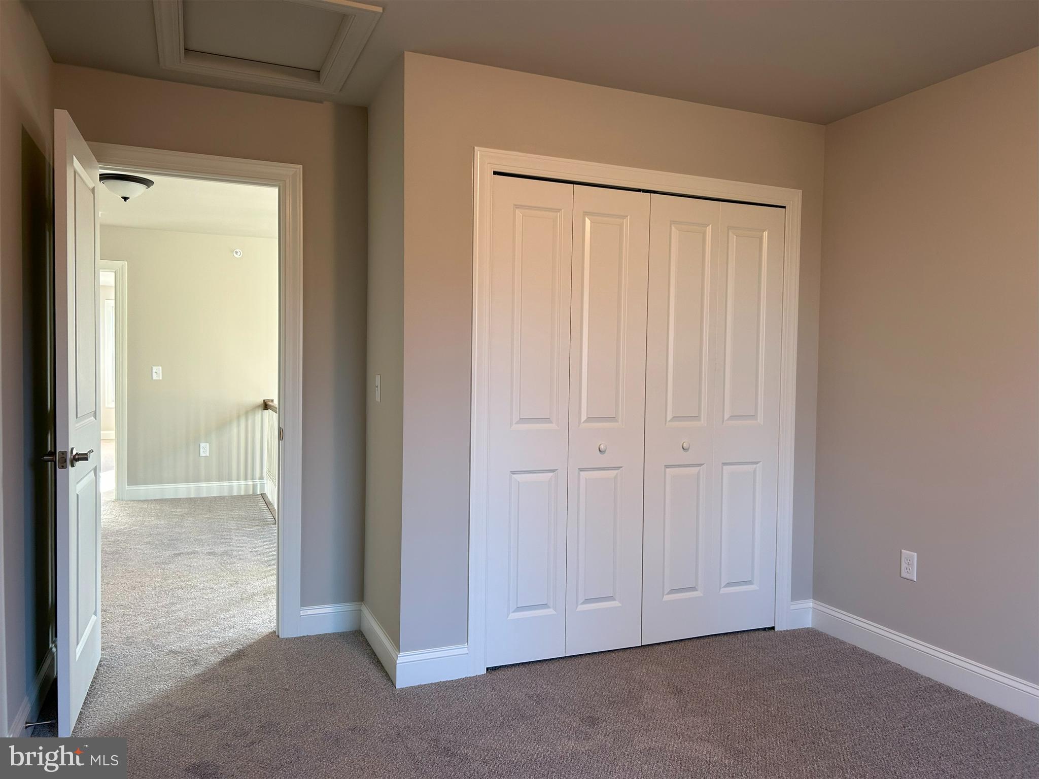 WOODLAND HILLS - Residential