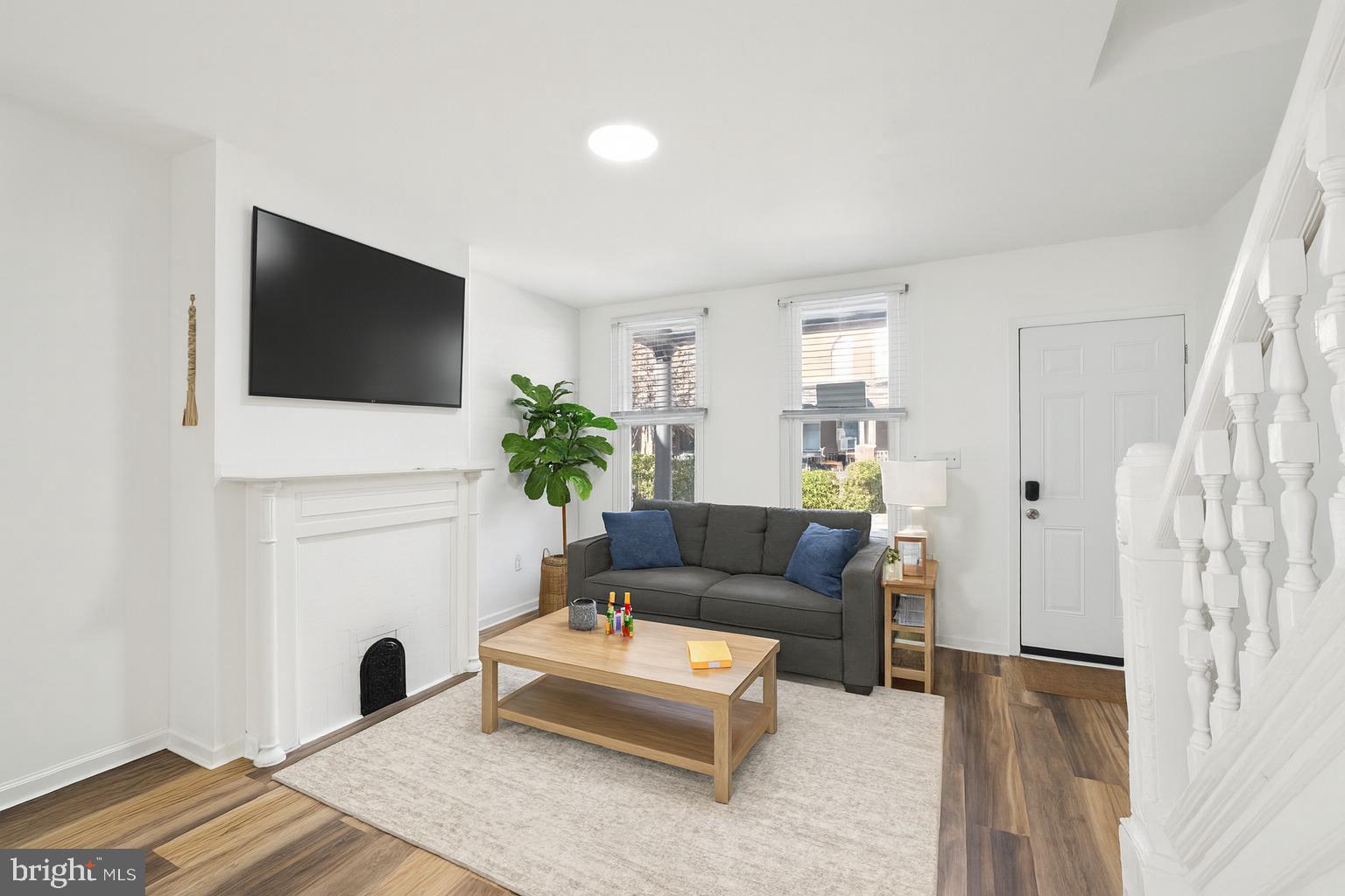 LOGAN - Residential Lease