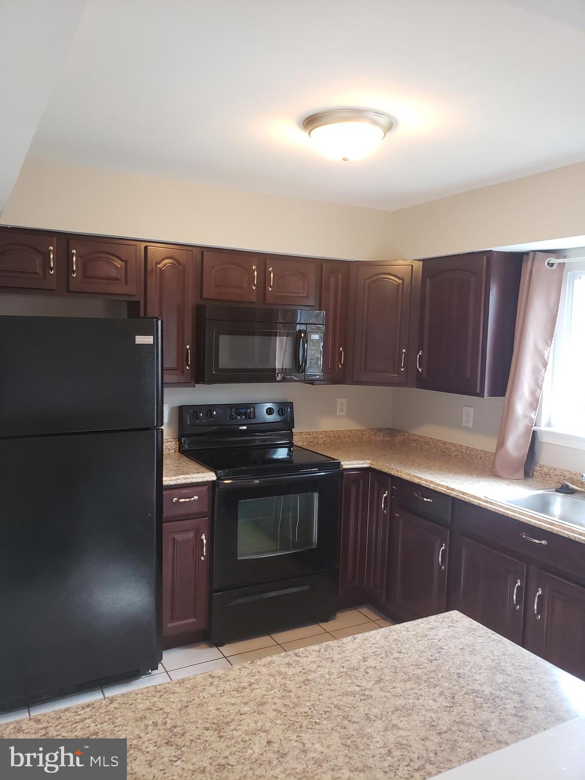 LAKE RIDGE - Residential Lease