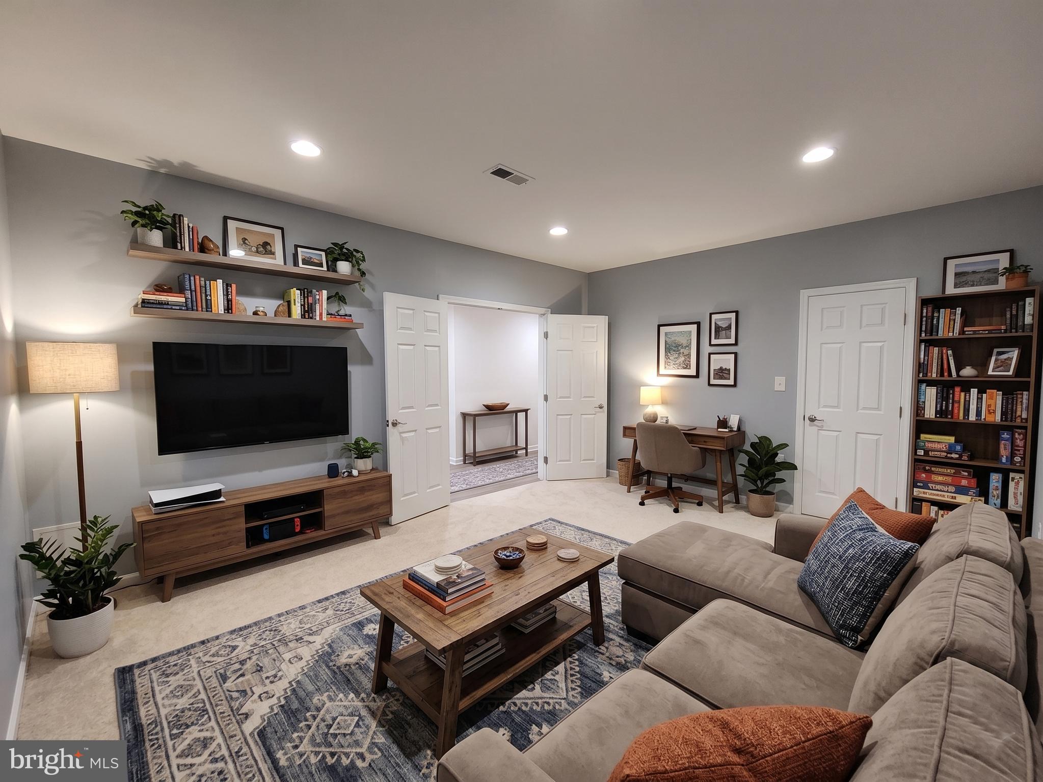 PORT POTOMAC - Residential