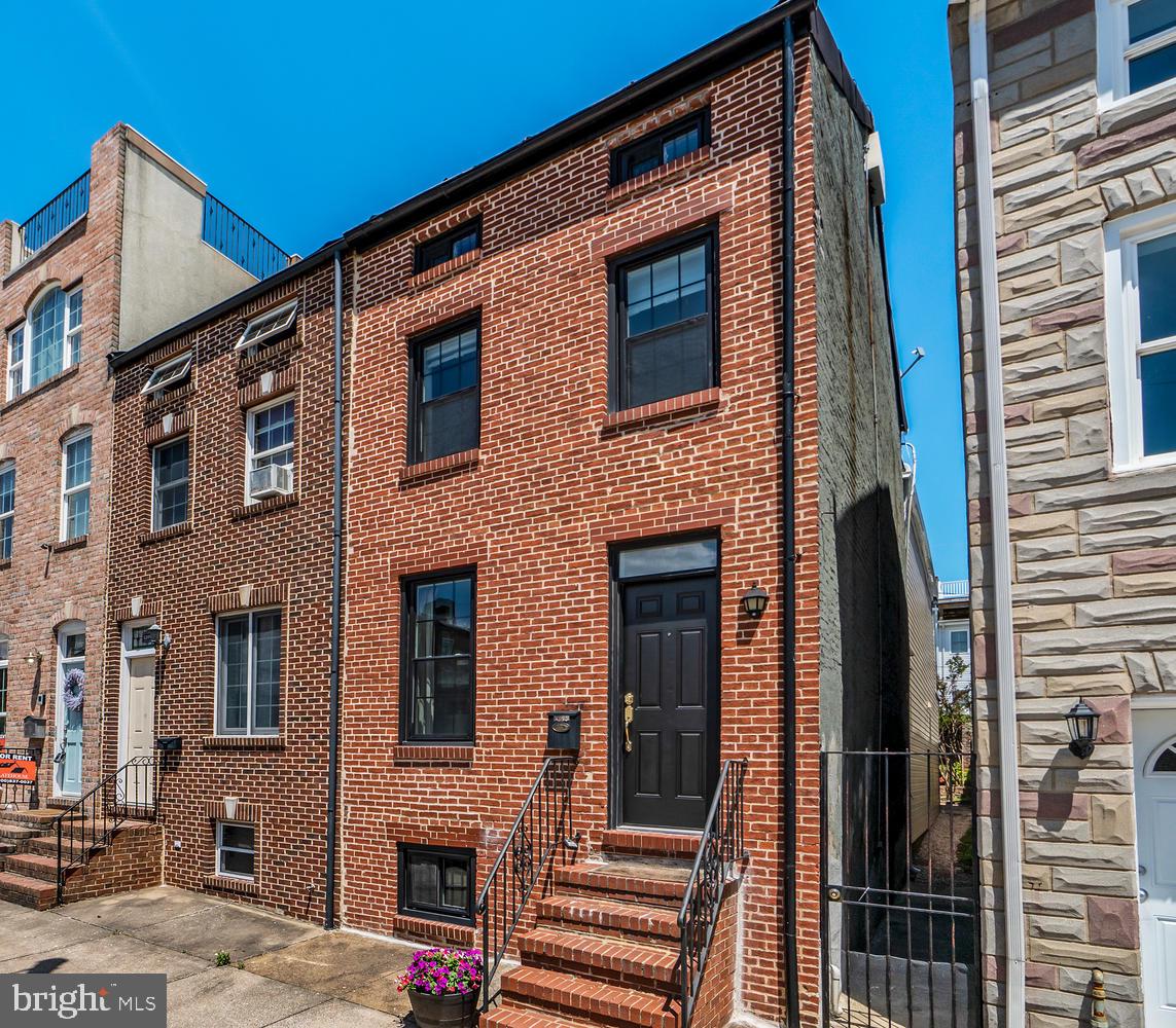 1211 S CLINTON STREET