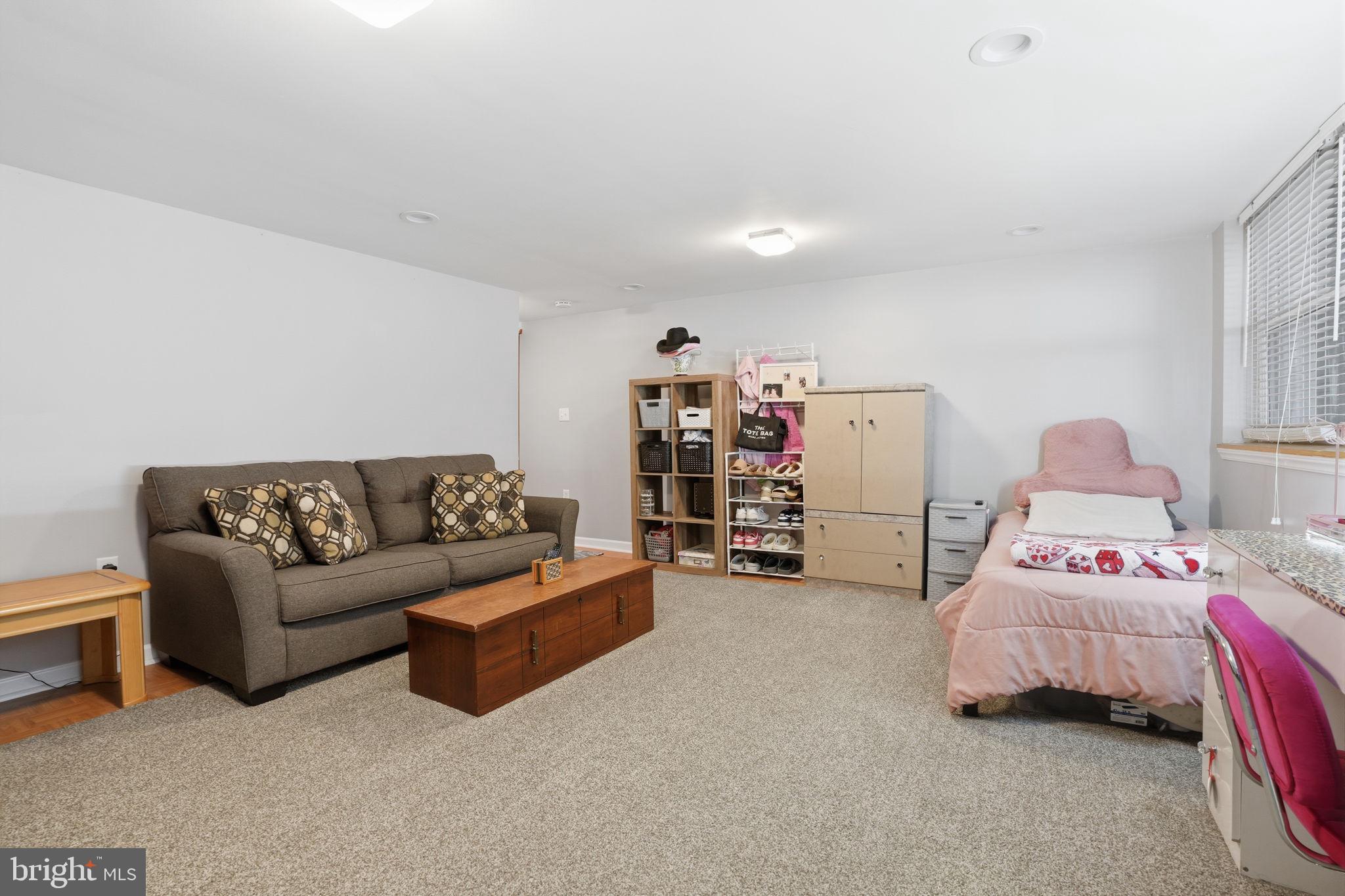 PHILADELPHIA (NORTHEAST) - Residential