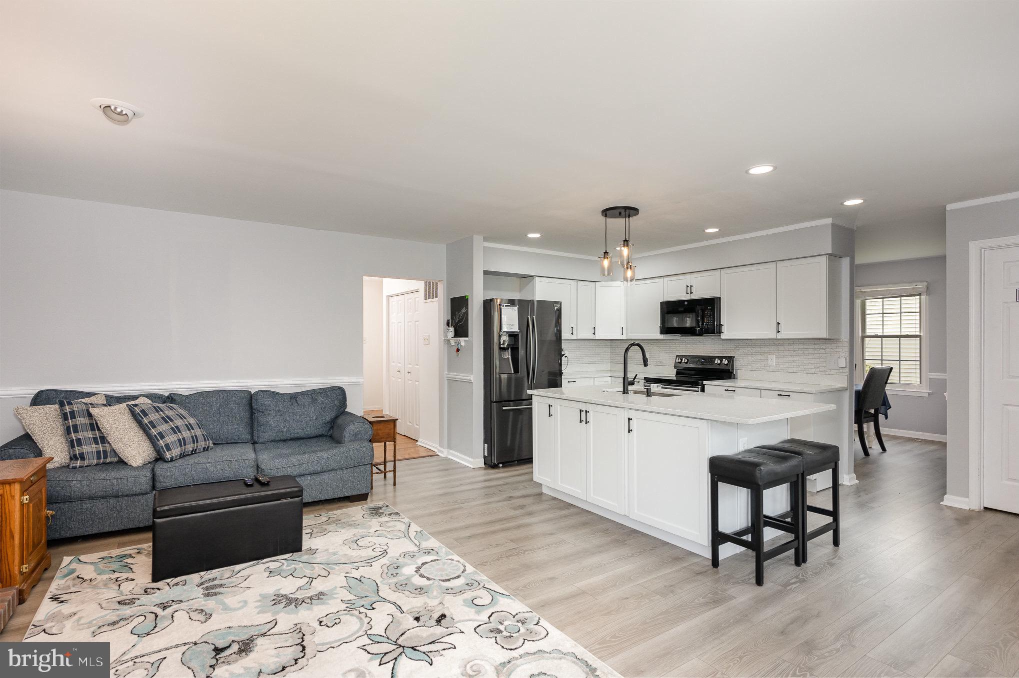 SOUTH HAMPTON - Residential