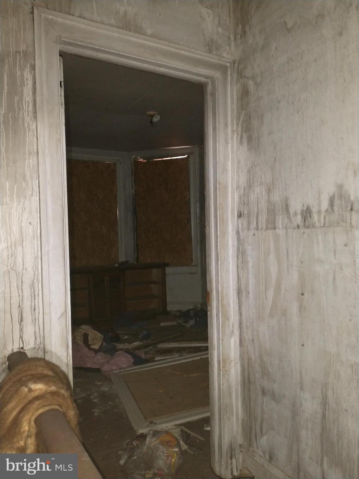 WEST OAK LANE - Residential