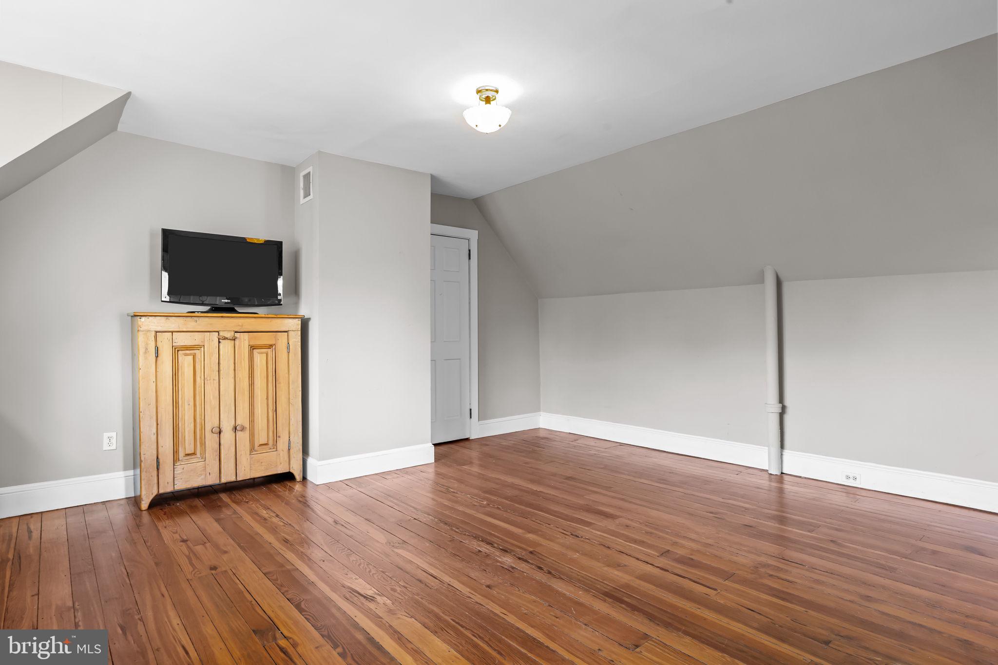 FLOURTOWN - Residential