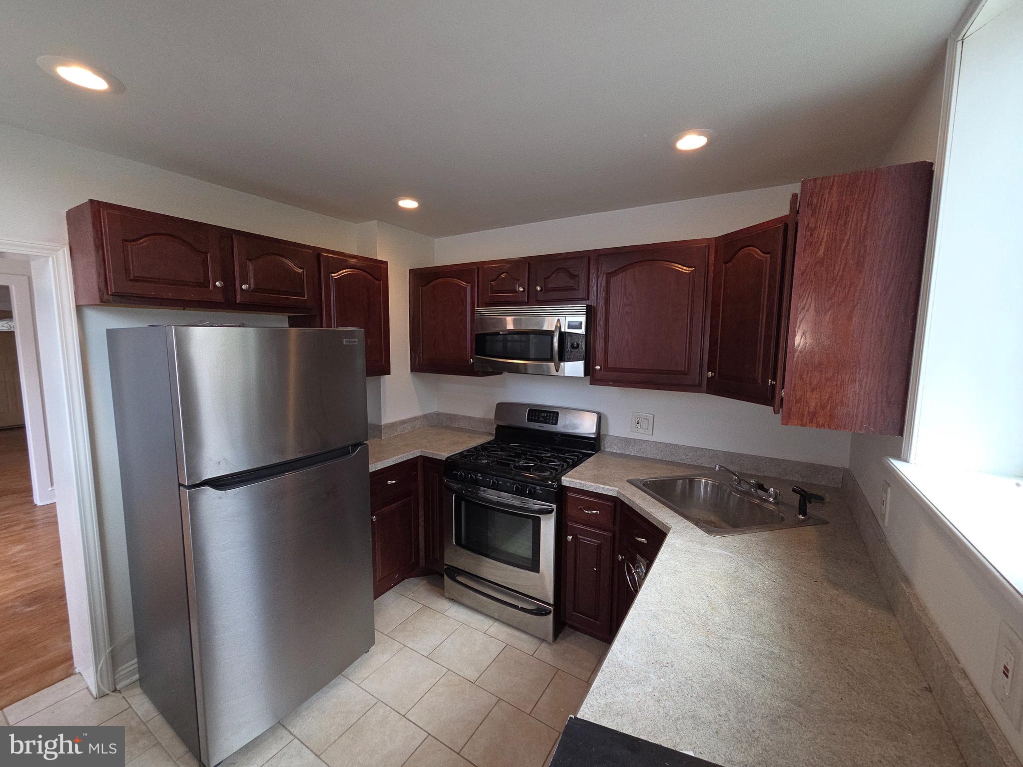 HOLME CIRCLE - Residential