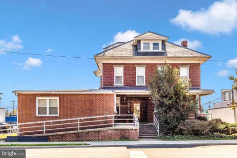 Photo of 704 Oak Hill Ave, HAGERSTOWN, MD 21740 (MLS # MDWA2039210)